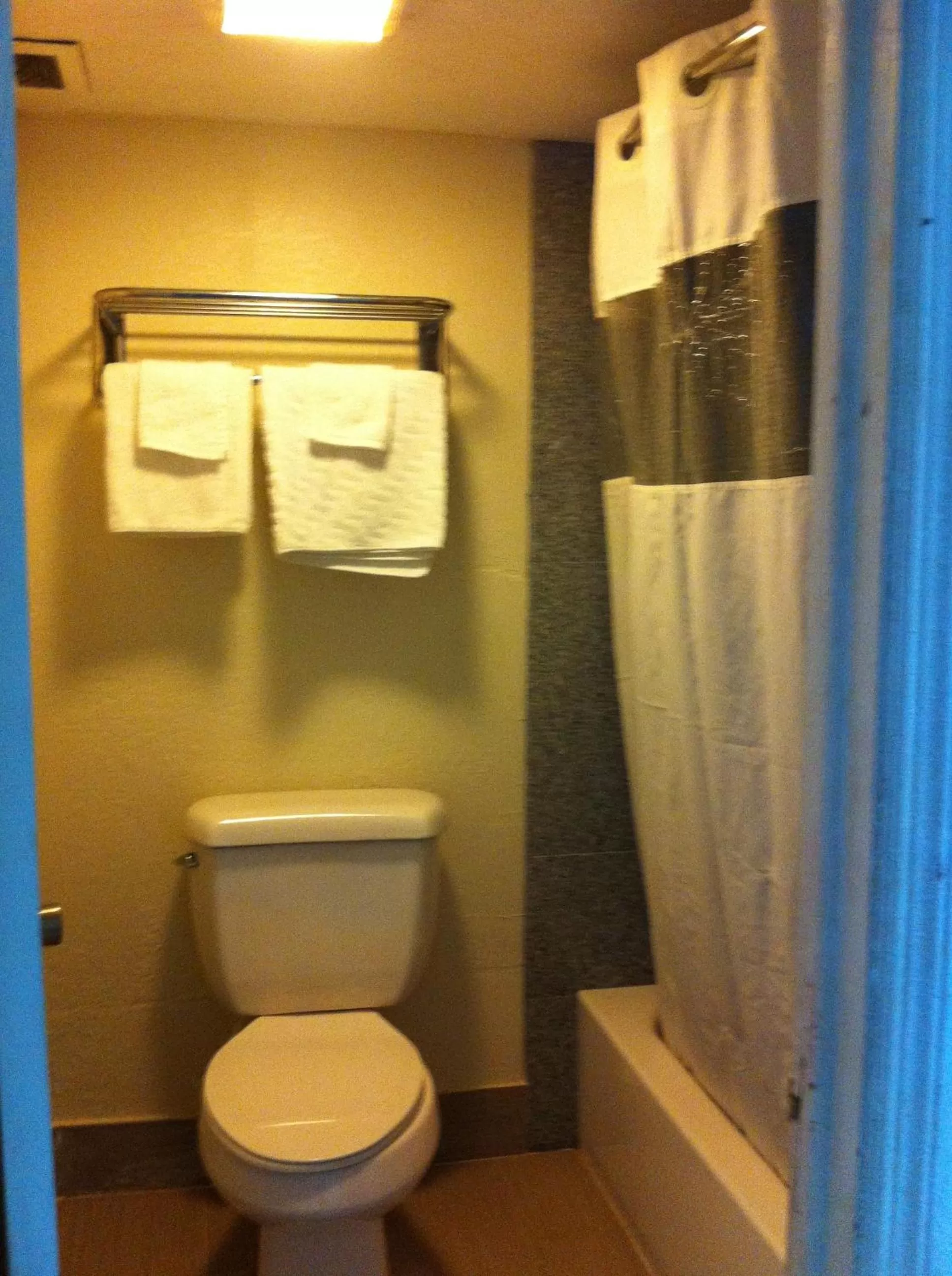 Bathroom in San Marco Inn East - Jacksonville