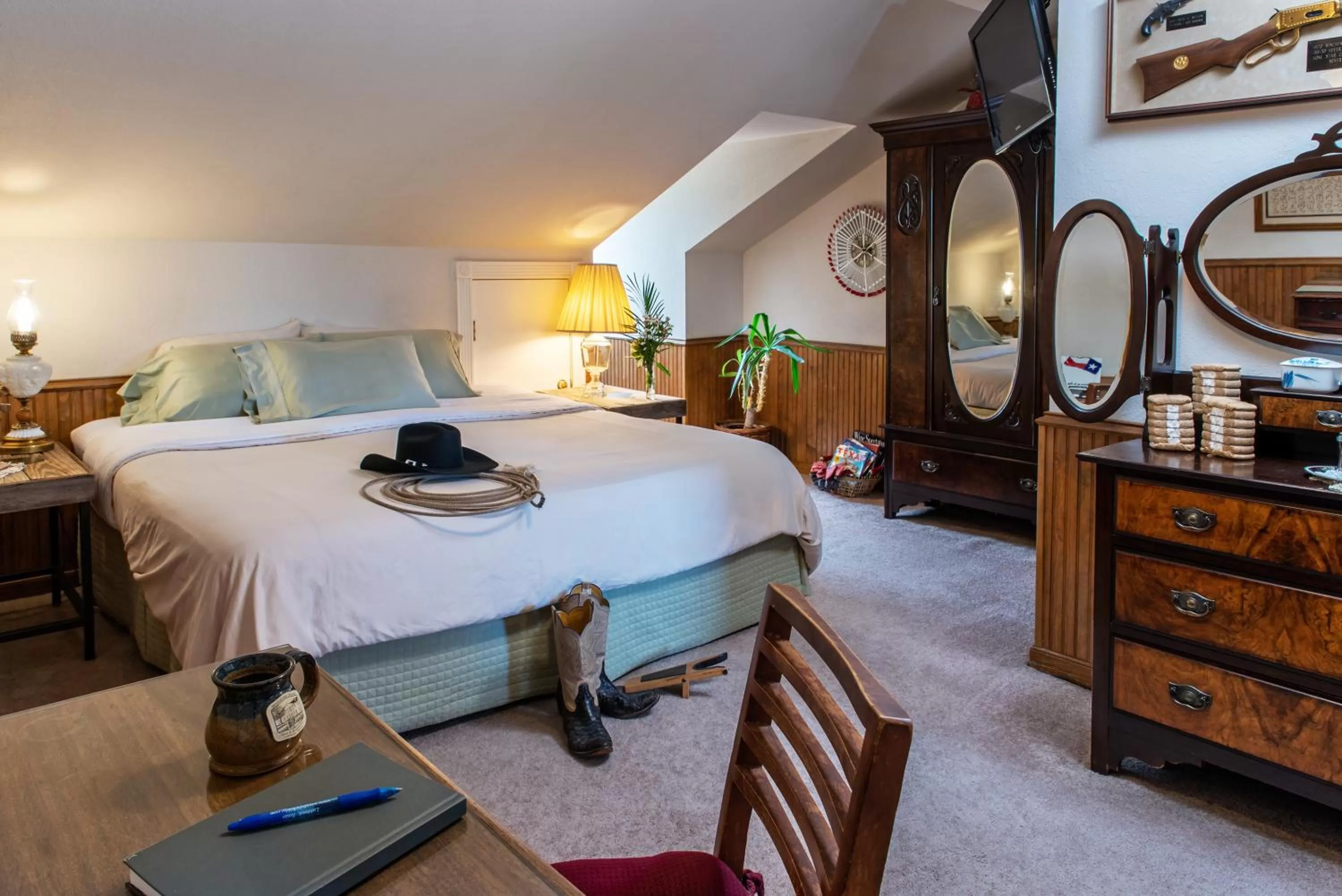 Bed in Woodrow House Bed & Breakfast