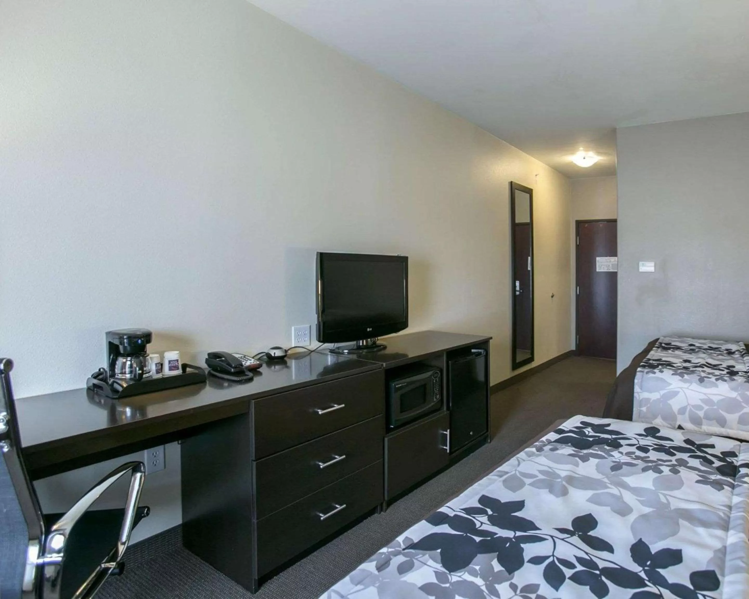 Photo of the whole room, Bed in Sleep Inn & Suites Round Rock - Austin North