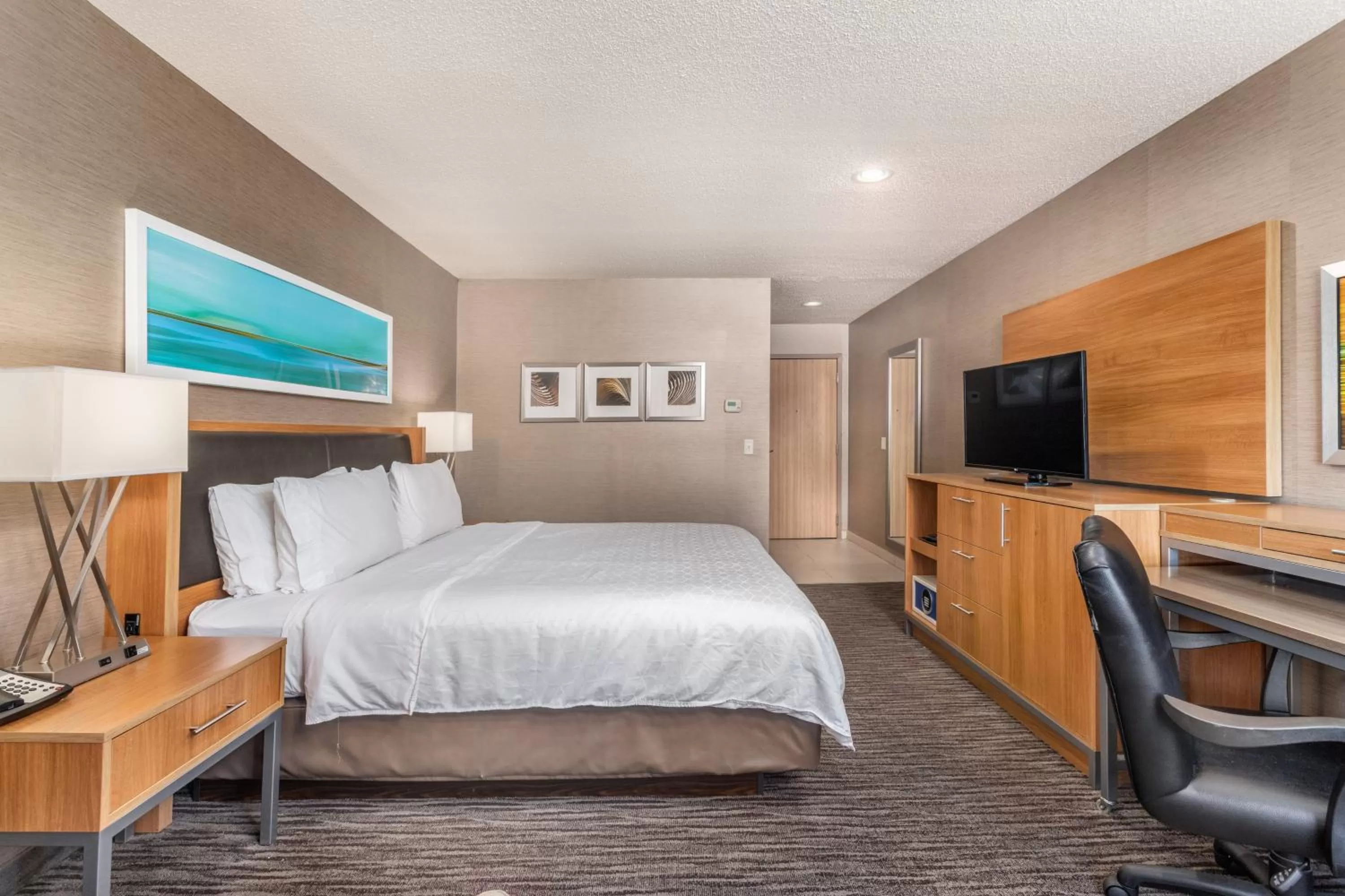 Photo of the whole room, Bed in Holiday Inn Express Annapolis East-Kent Island by IHG