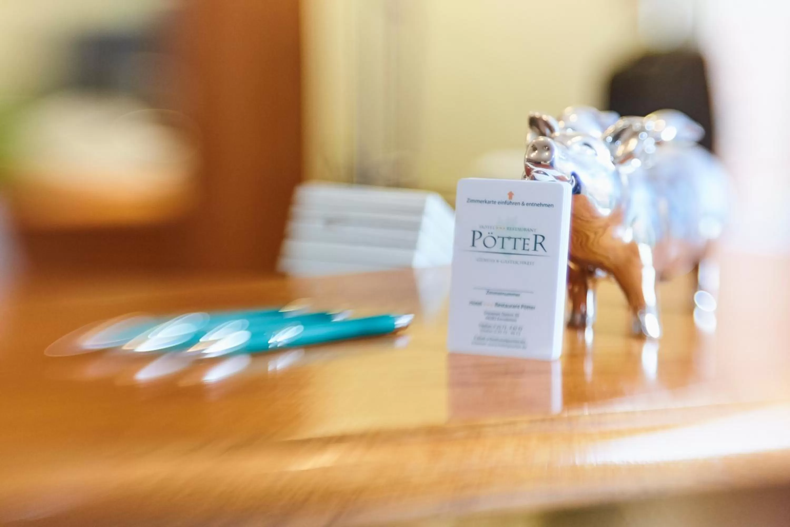 Text overlay in Hotel & Restaurant Pötter