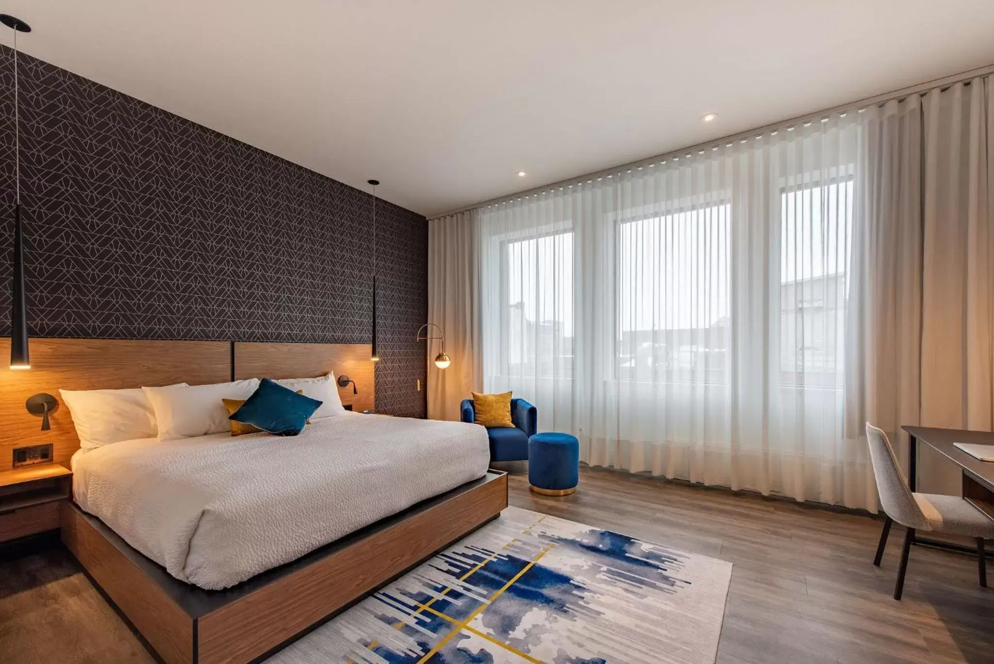 Superior Queen Suite - Non Smoking in Hotel Royal William, an Ascend Collection Hotel Superior Queen Suite - Non Smoking in Hotel Royal William, an Ascend Collection Hotel