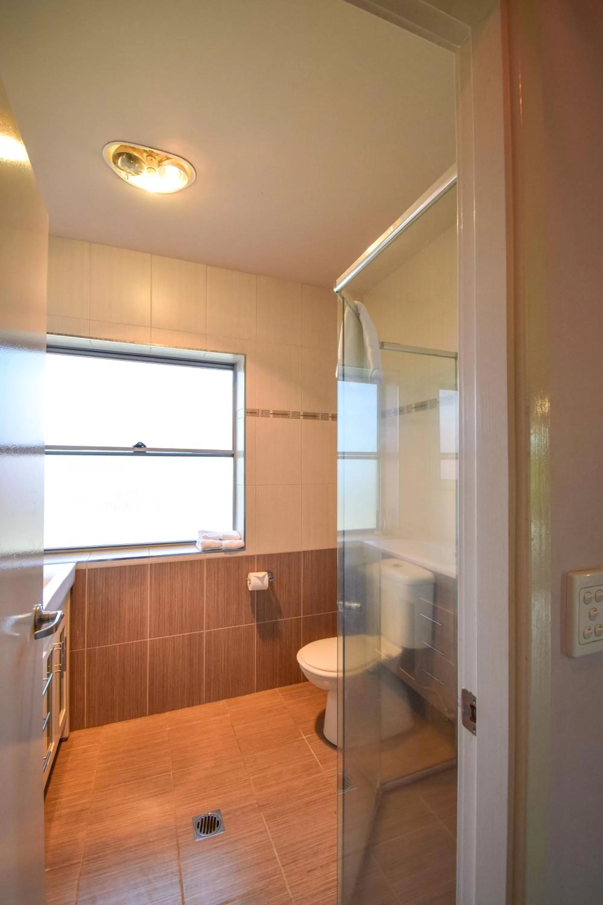 Bathroom in Station Hotel Motel Kurri