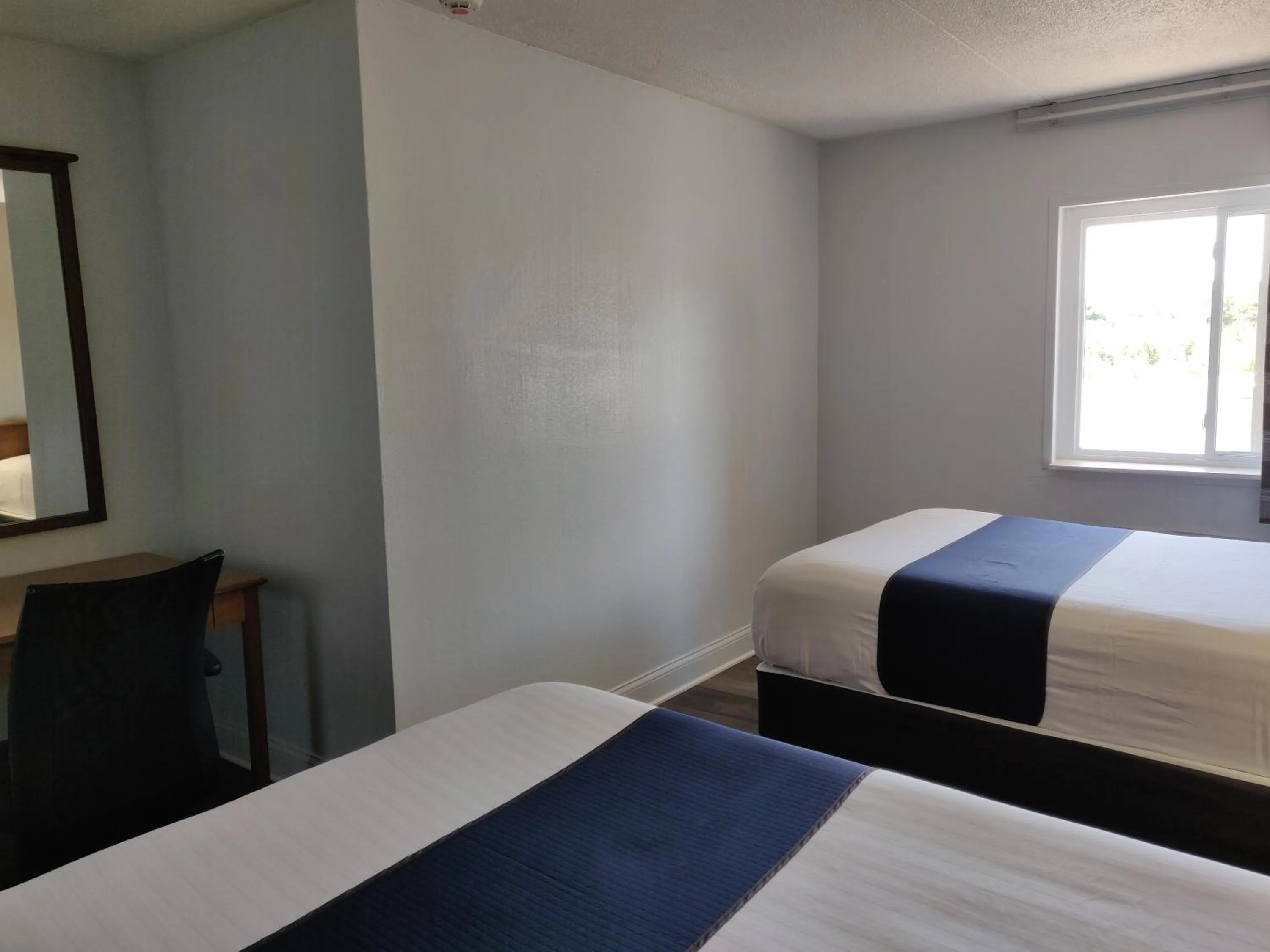 Bedroom, Bed in Cedar Cove