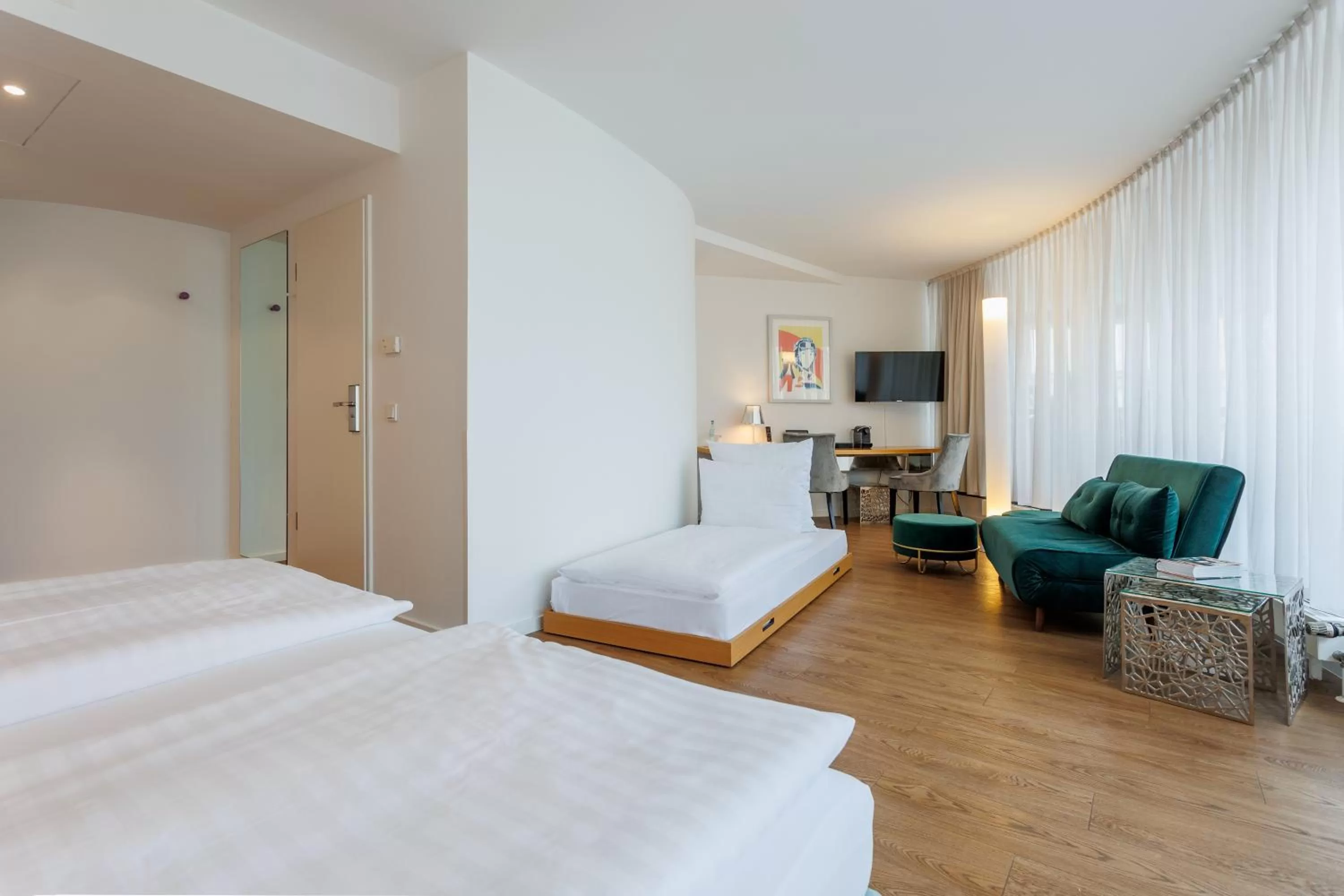 Photo of the whole room, Bed in Art Hotel City Leipzig