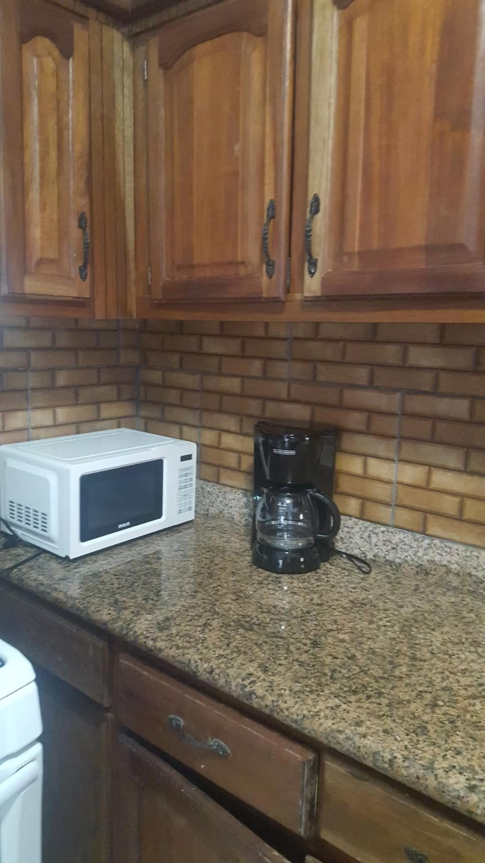 Kitchen/Kitchenette in White Sands shared apartments