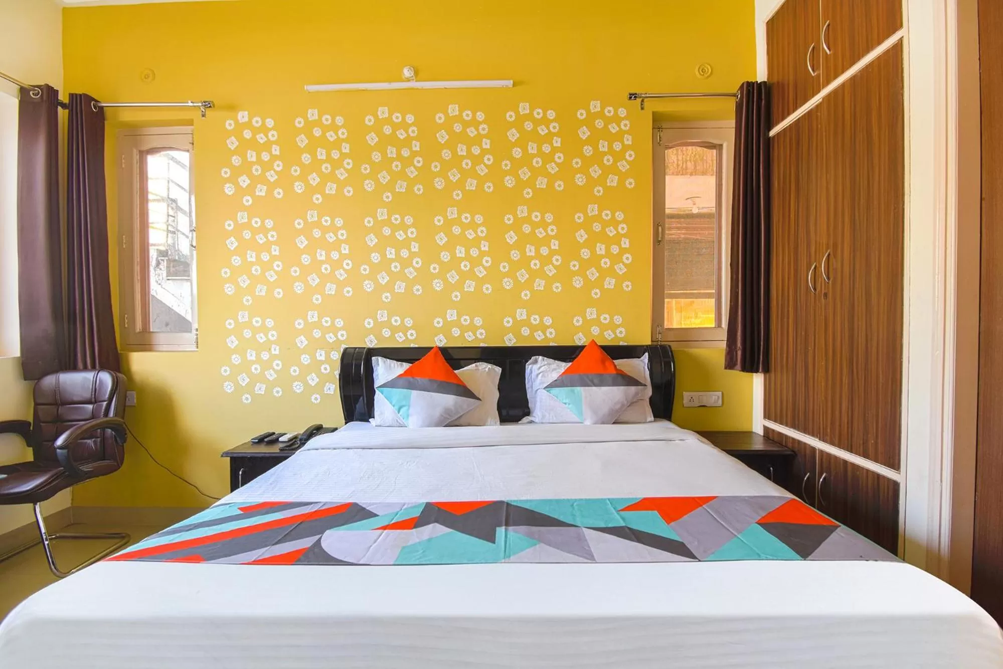 Bedroom, Bed in FabExpress Bzoie Heritage