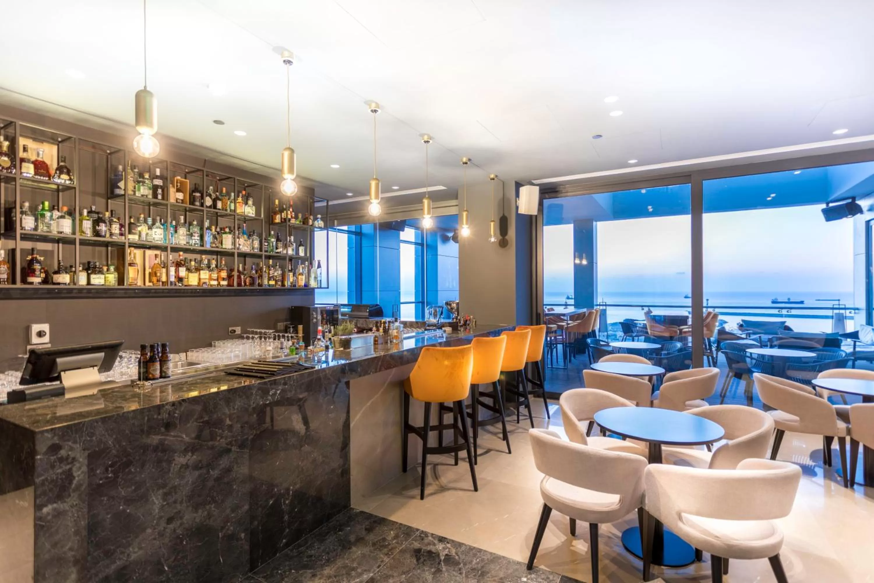 Lounge or bar in Radisson Blu Hotel, Larnaca