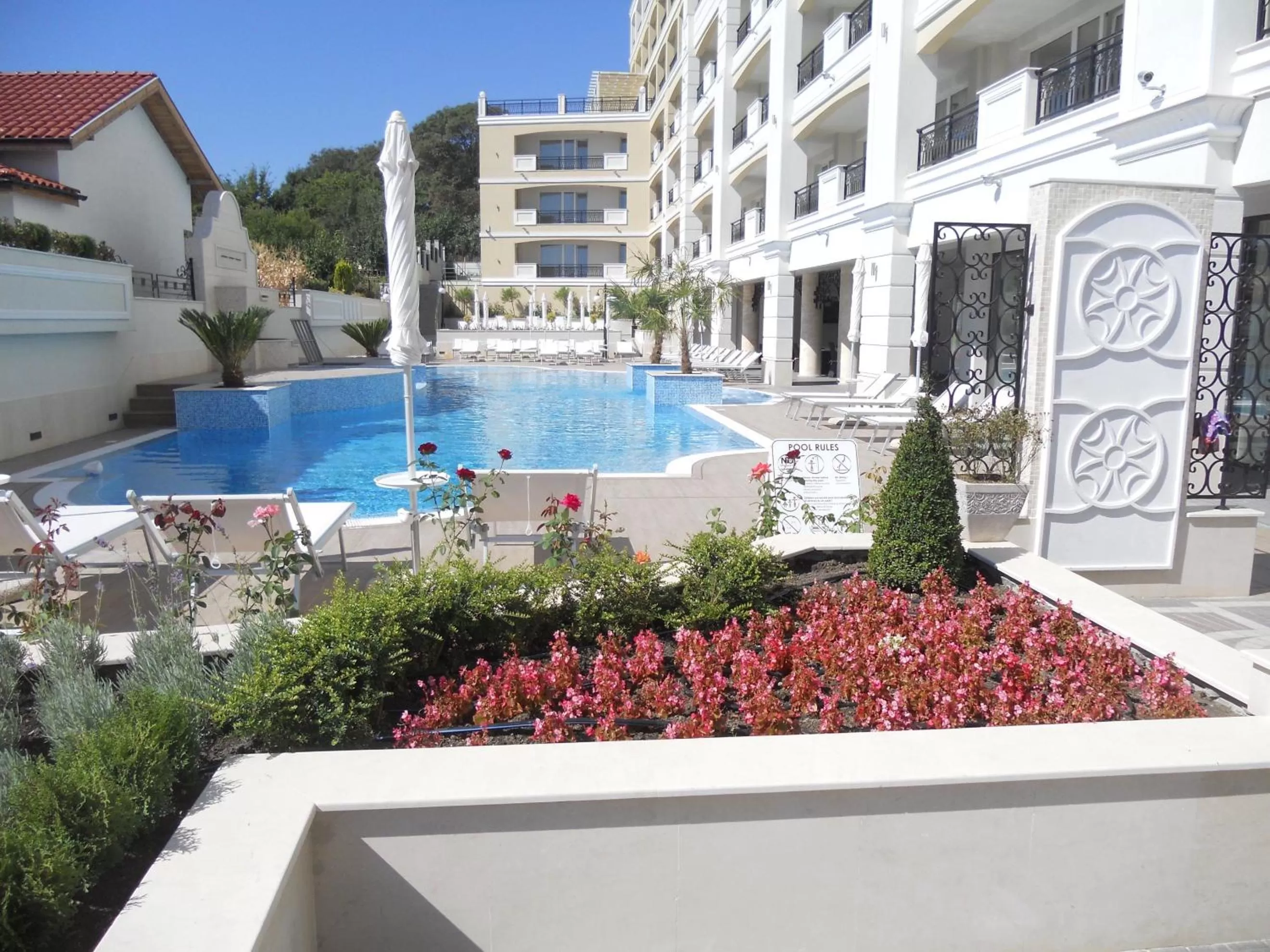 Facade/entrance in Penelopa Palace Apart Hotel & SPA