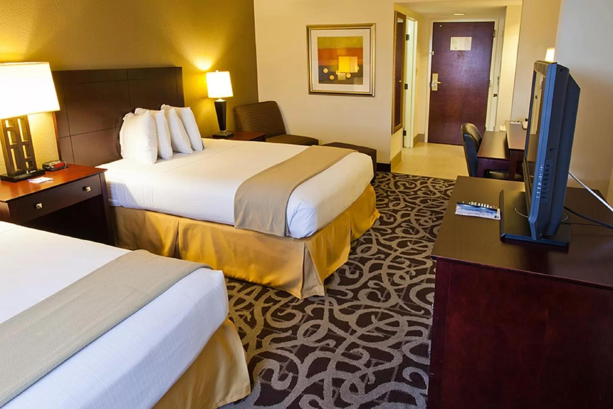 Photo of the whole room, Bed in Murfreesboro Central Hotel