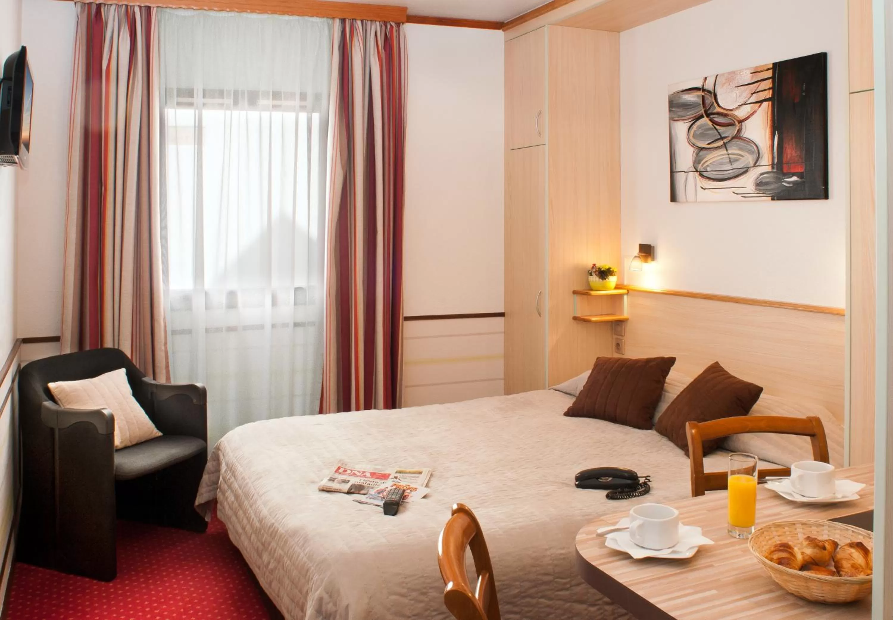 Photo of the whole room, Bed in Hôtel Le Rapp