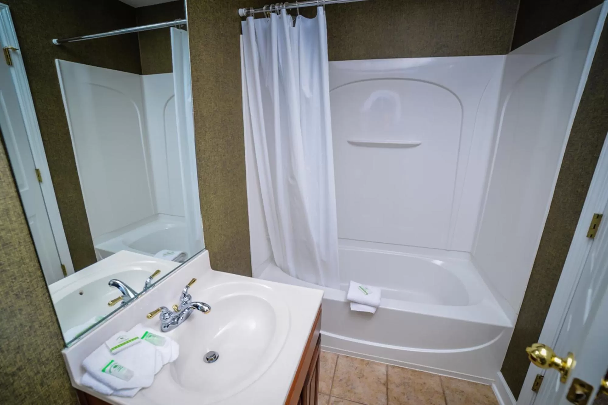 Bathroom in Barefoot Resort Golf & Yacht Club Villas