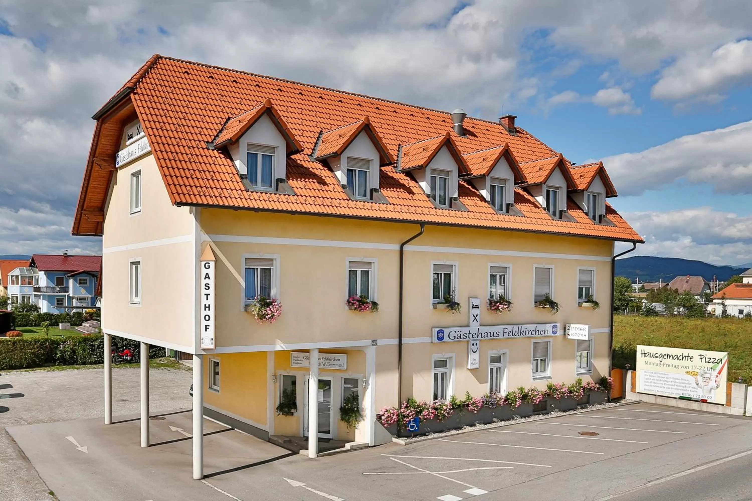 Property building in Restaurant Gästehaus Feldkirchen