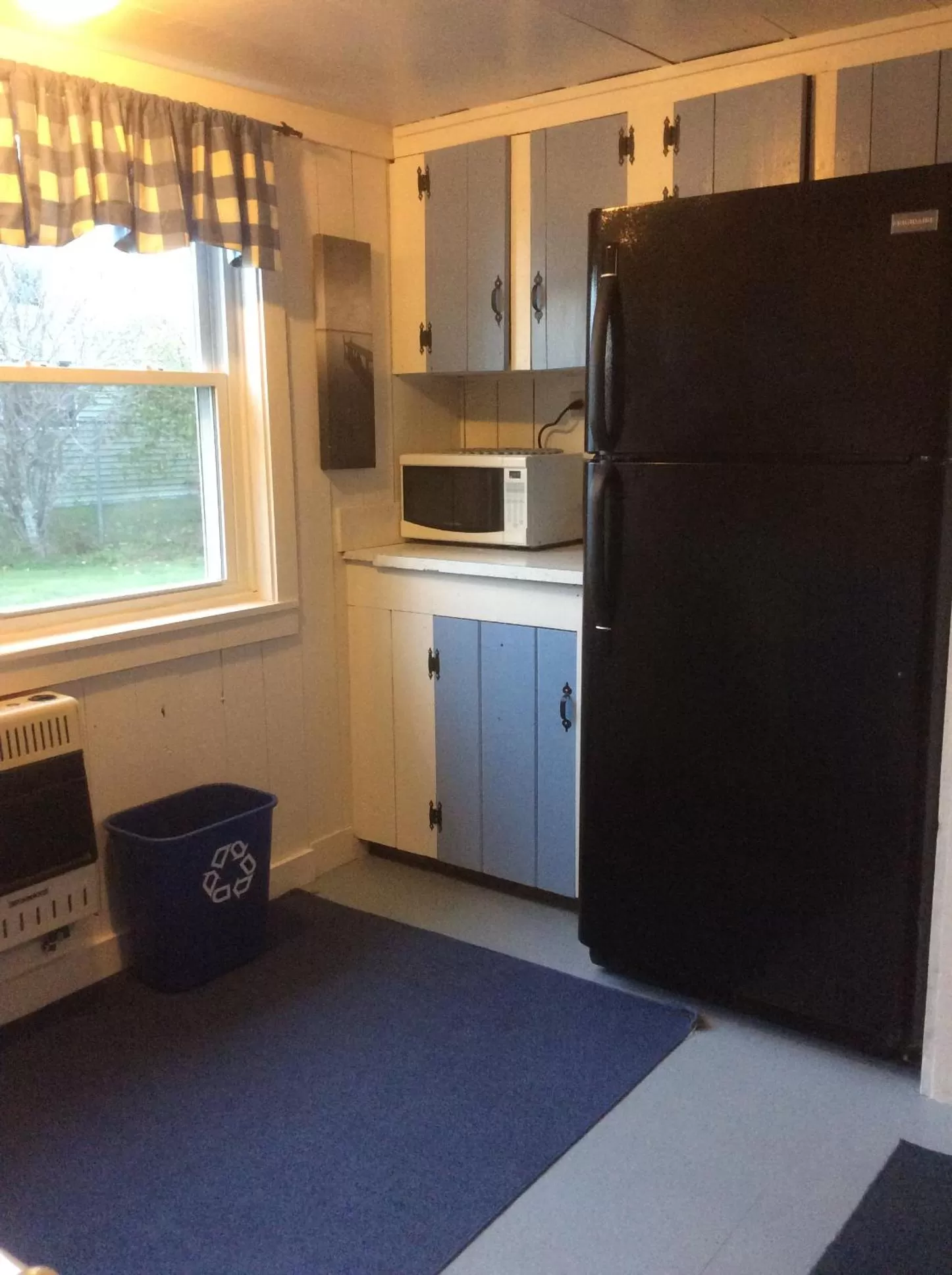 Kitchen/Kitchenette in The Eastland Motel