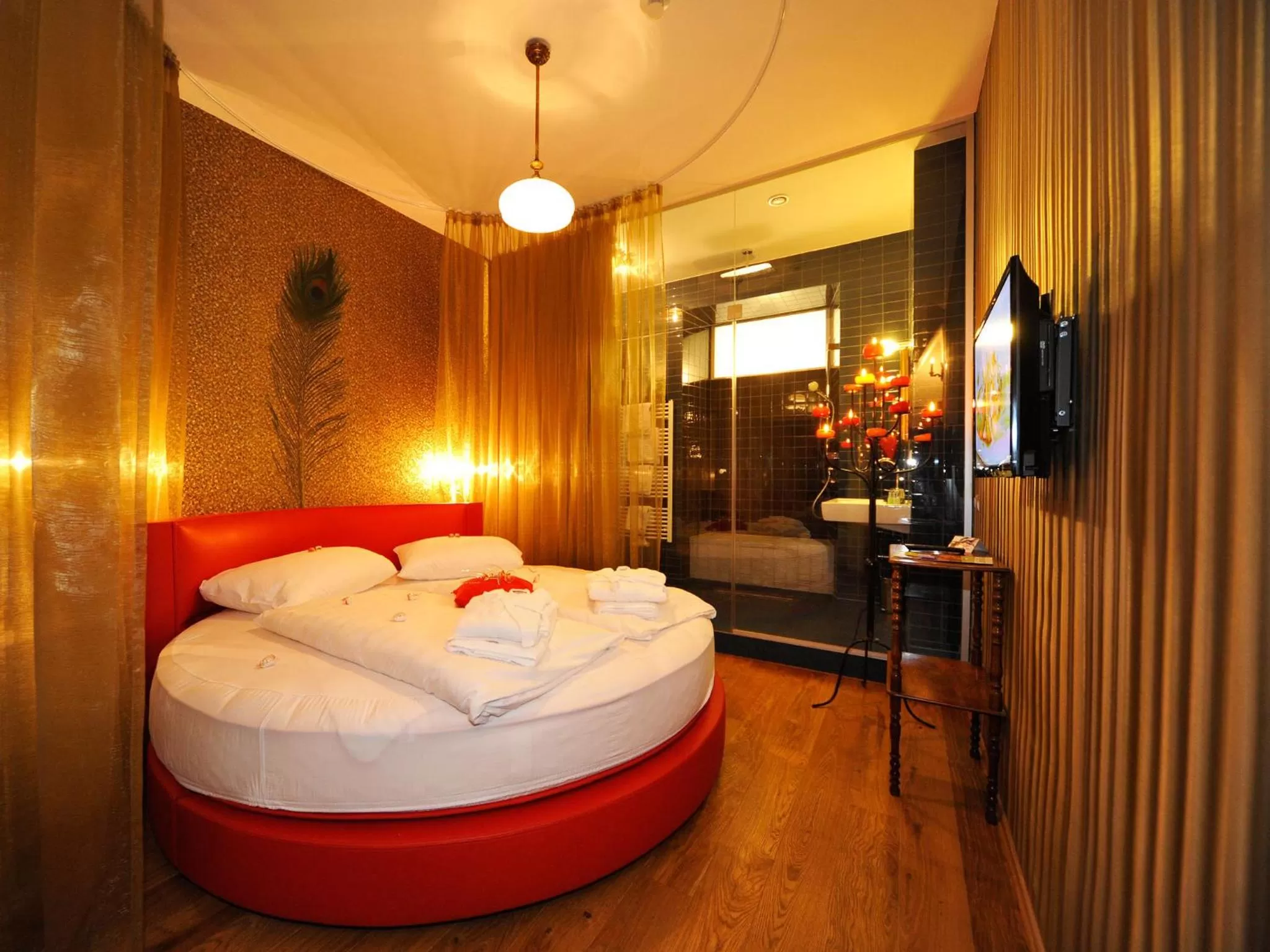 Bed in Erlebnis Post - Stadthotel mit EigenART