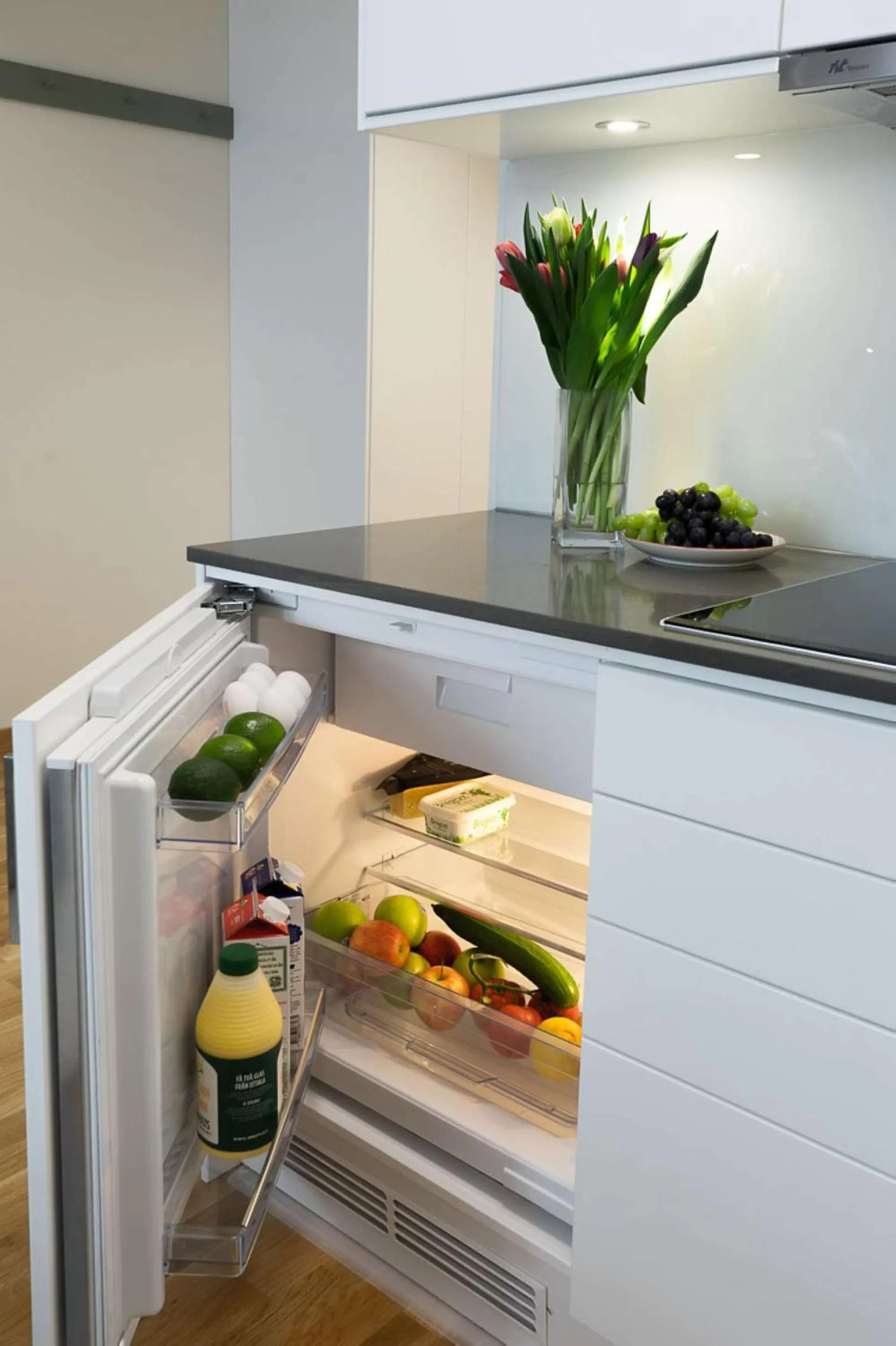 Kitchen or kitchenette in Biz Apartment Hammarby Sjöstad