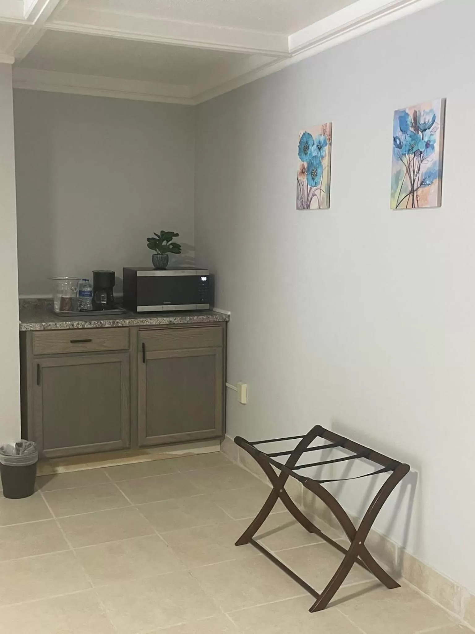 Photo of the whole room in BlueGem Motel