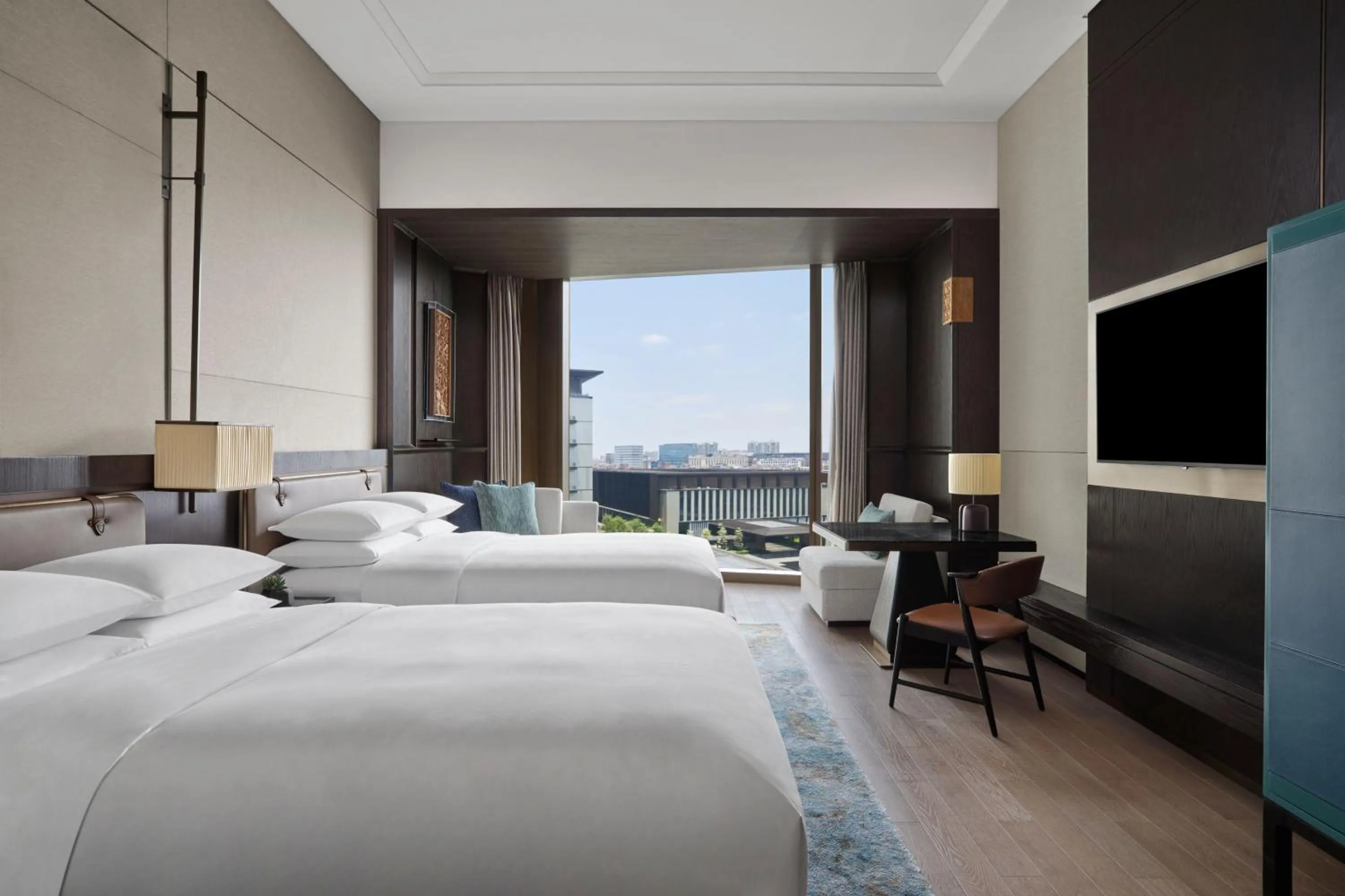 Photo of the whole room, Bed in Guangzhou Marriott Hotel Baiyun