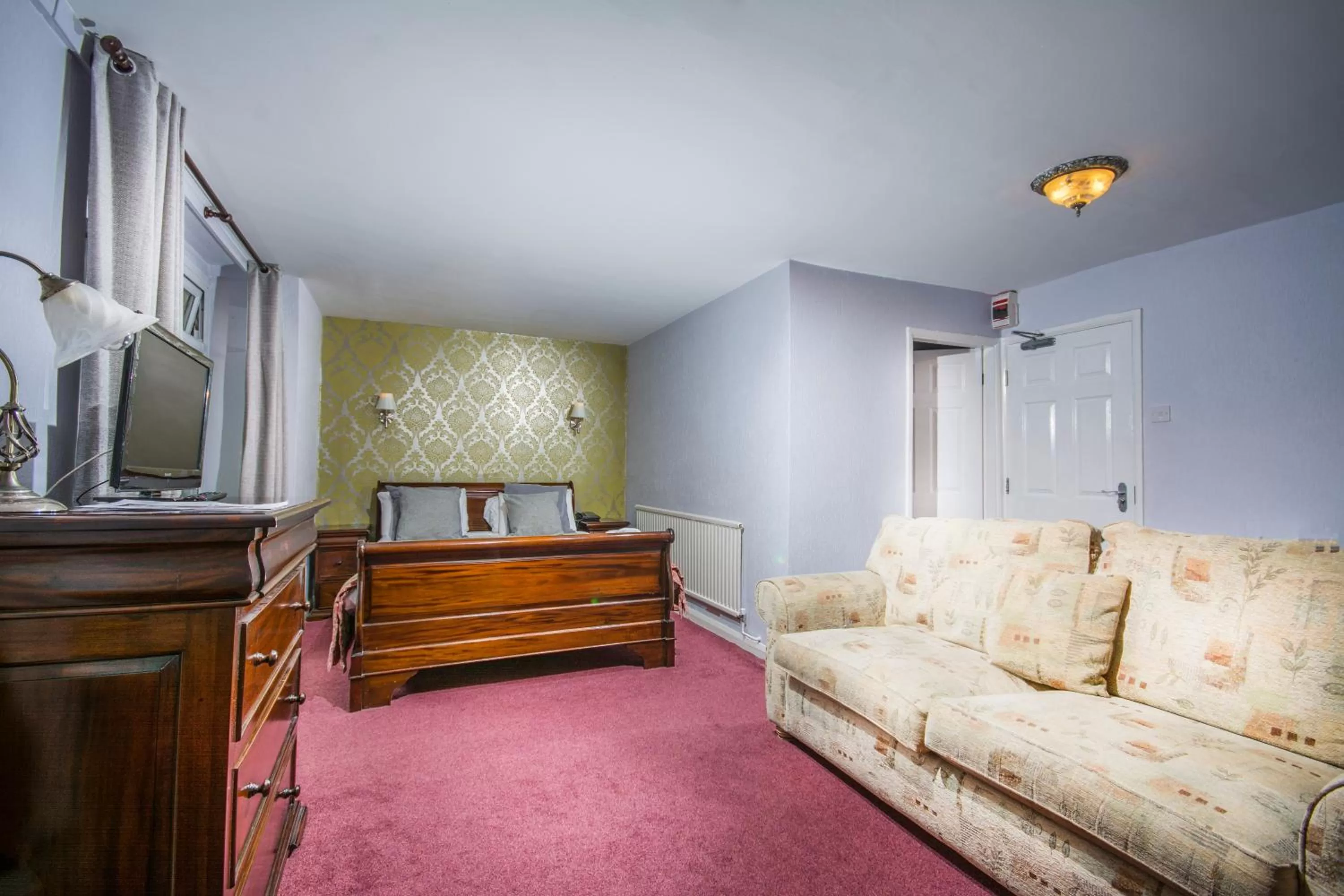 The Chainbridge Hotel