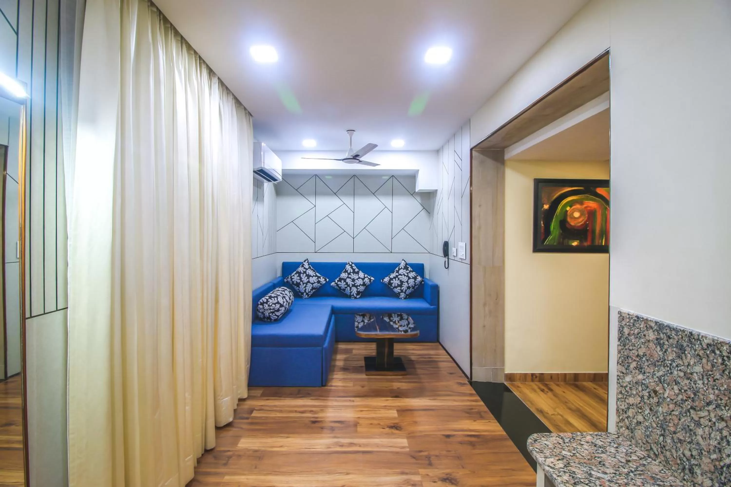 Seating area in Hotel Cama