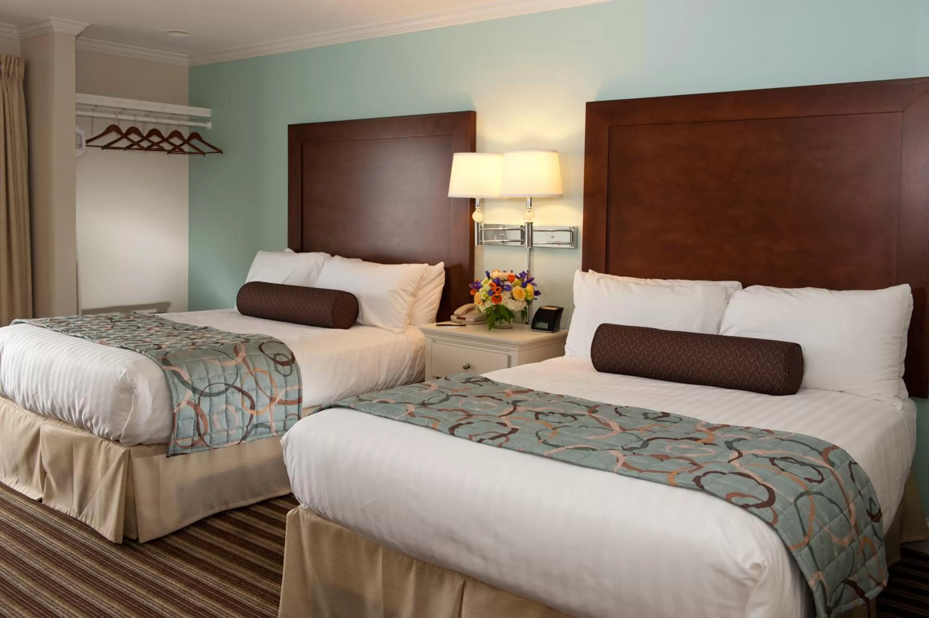 Bed in Union Bluff Hotel & Meeting House