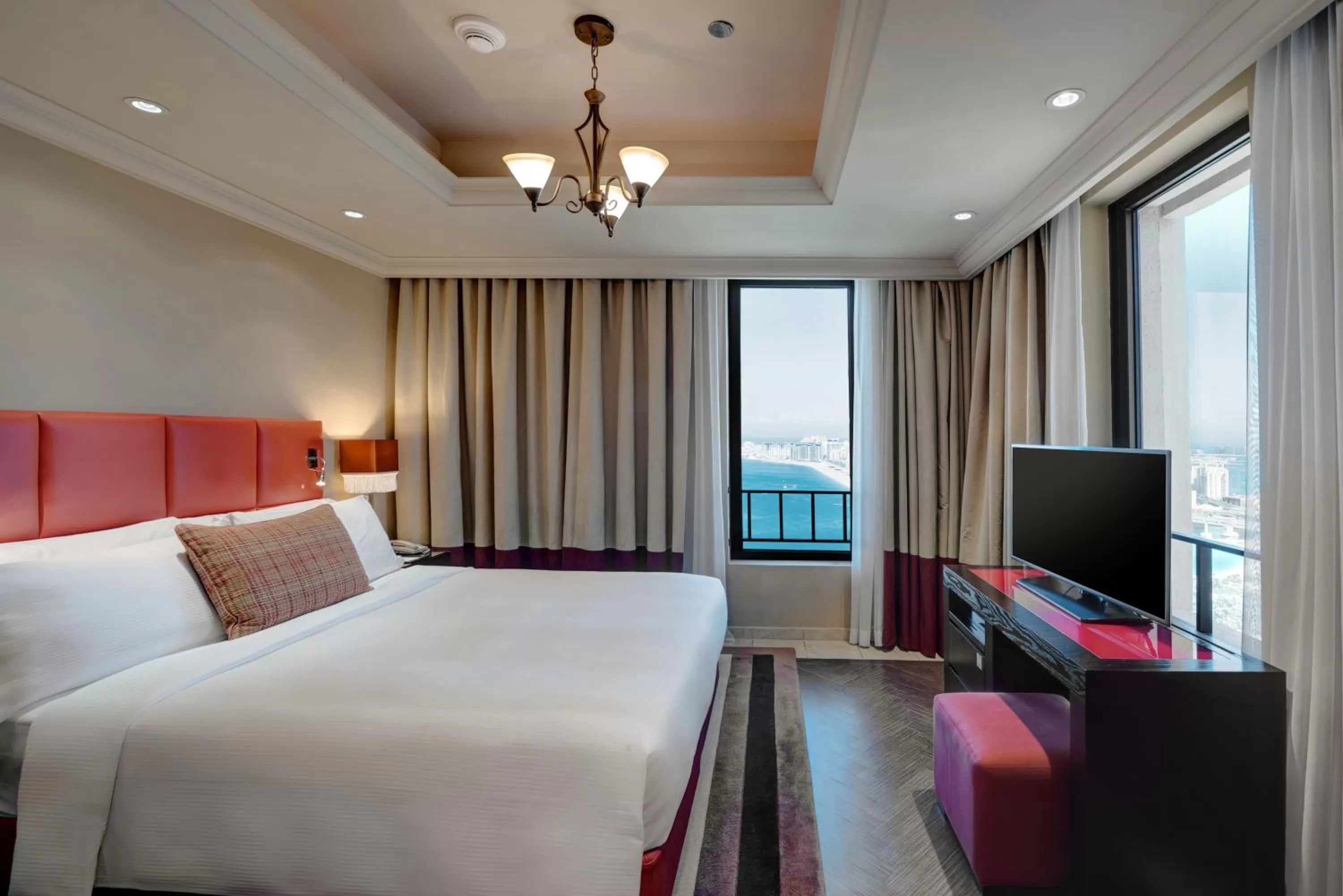 Sea view, Bed in Arjaan by Rotana - Dubai Media City