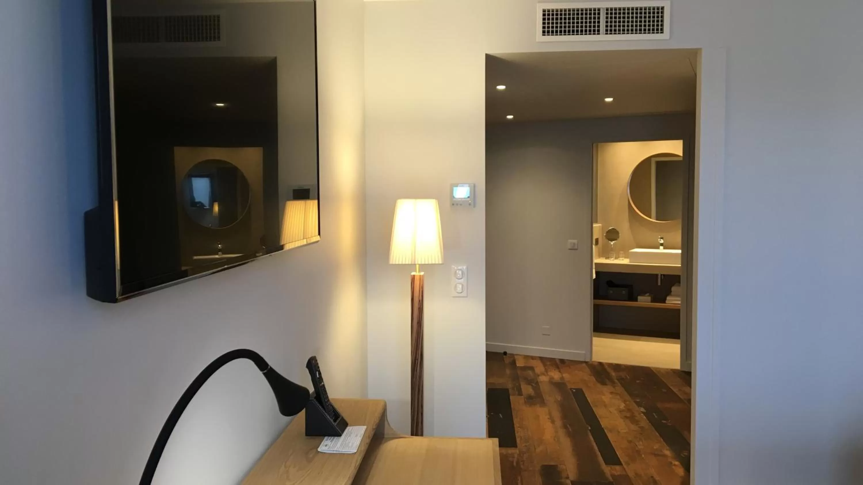 Bedroom, TV/Entertainment Center in Hôtel de la Plage - Saint Jean de Luz