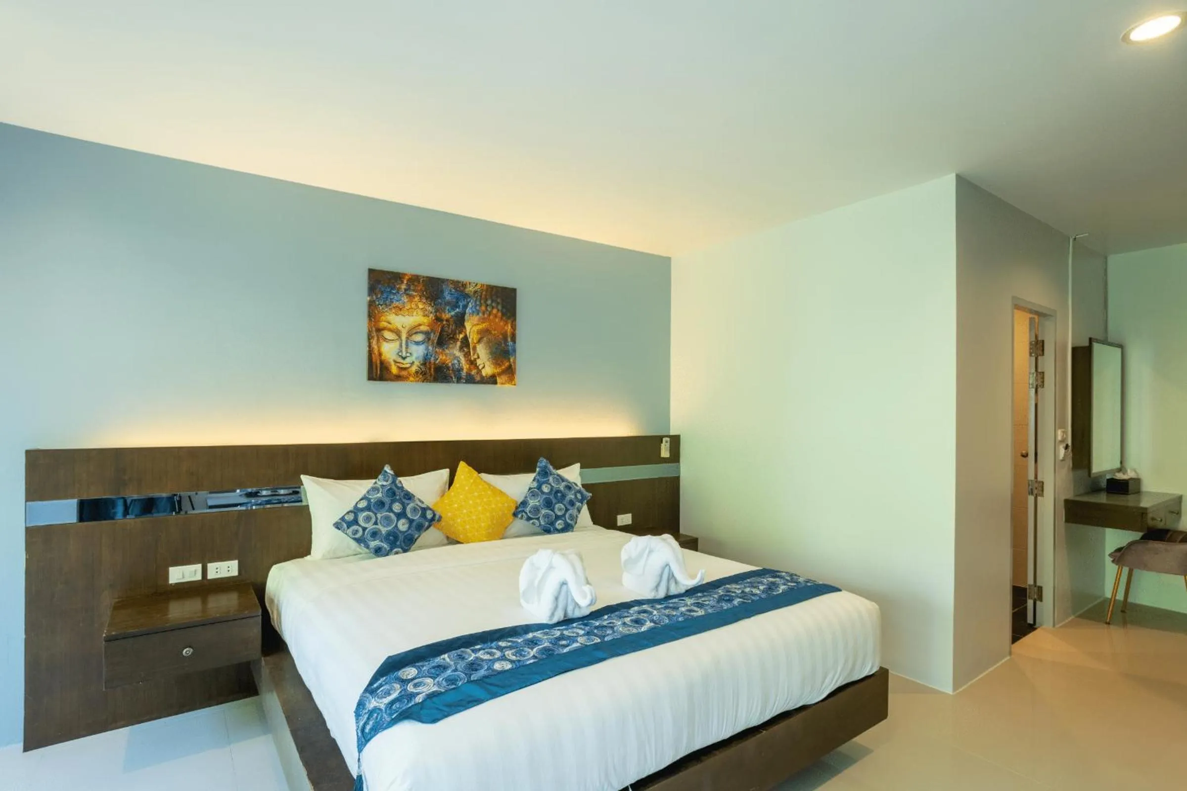 Bed in The Great @Patong Hotel