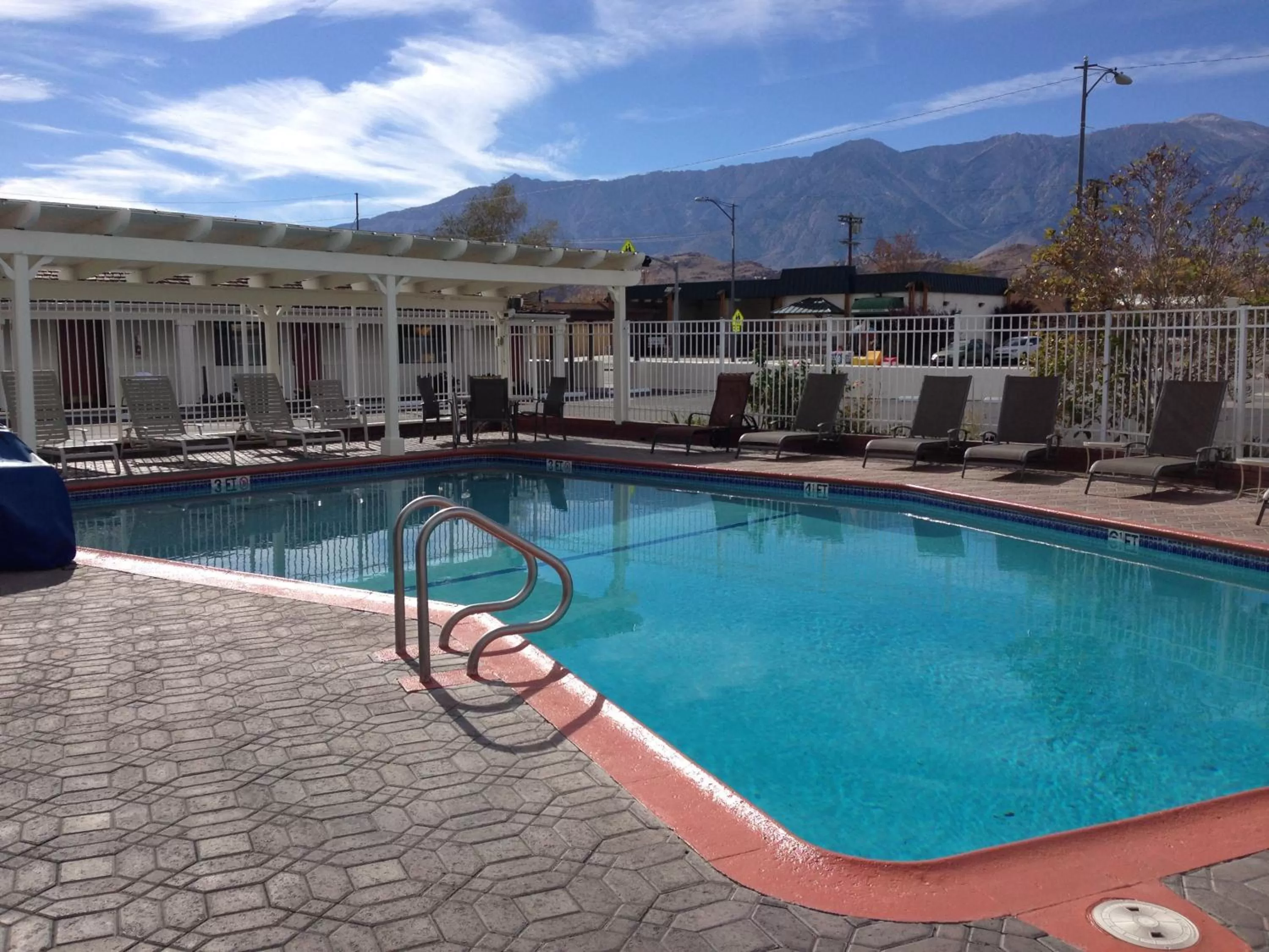 Swimming pool in Dow Villa Motel