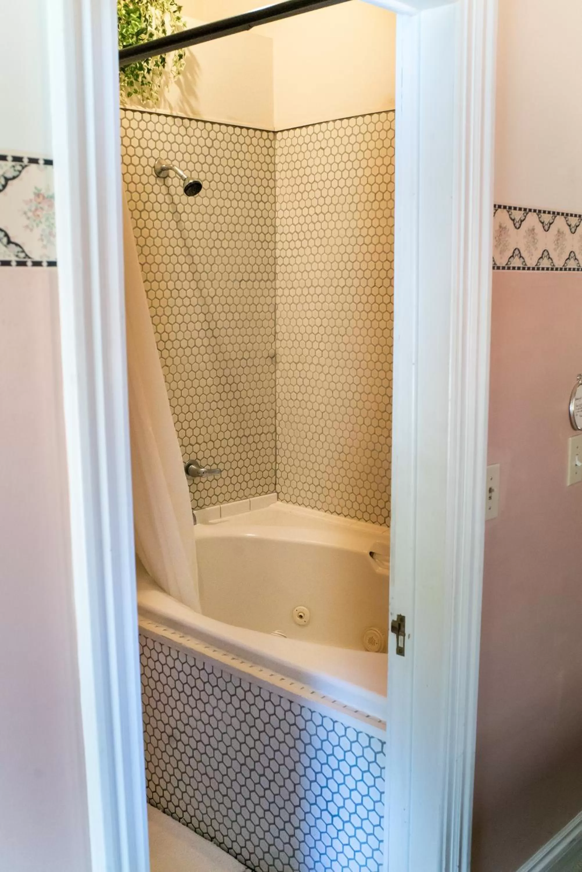 Bathroom in The Mulberry Inn -An Historic Bed and Breakfast