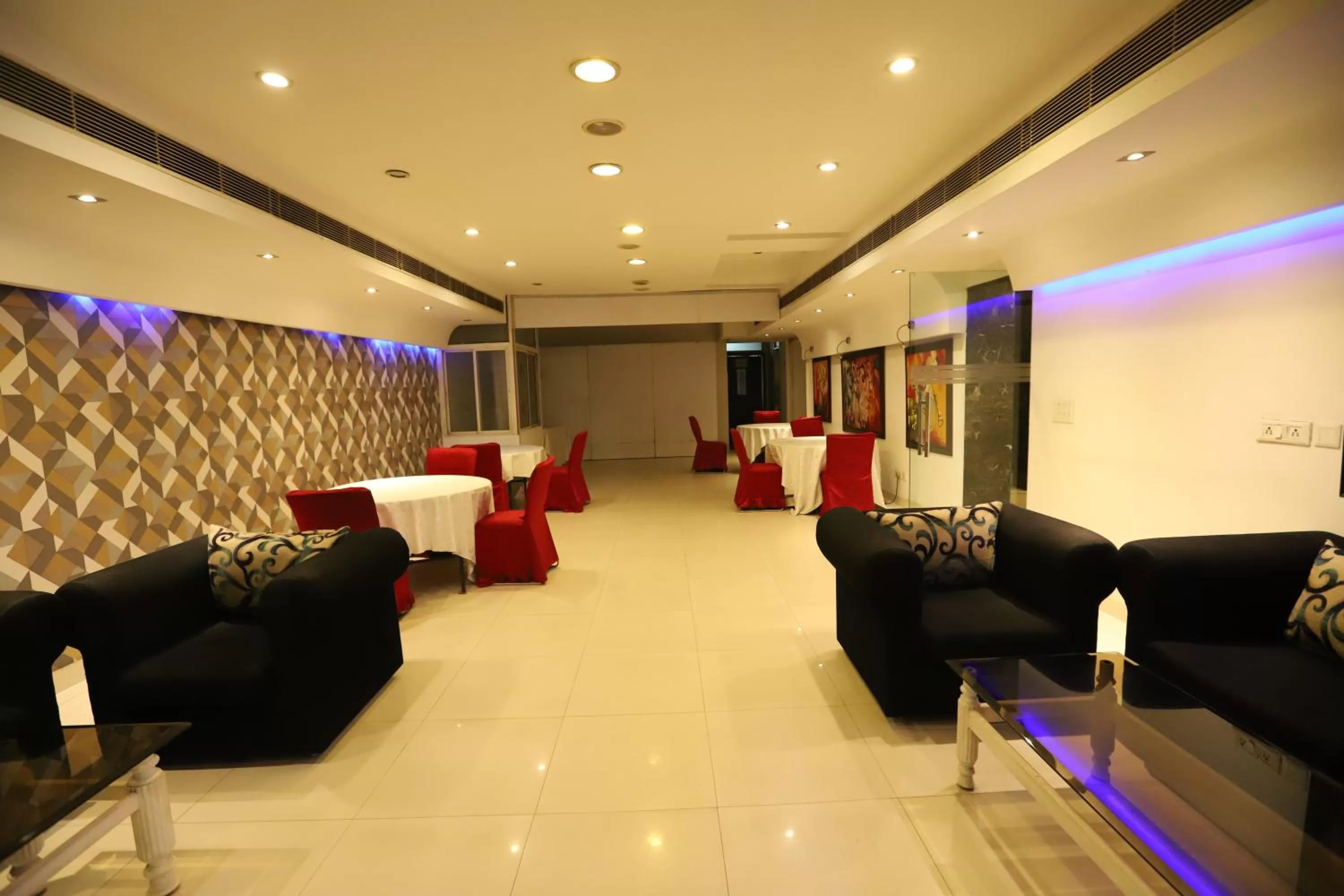 TV and multimedia in Hotel Capitol Hills - Greater Kailash Delhi