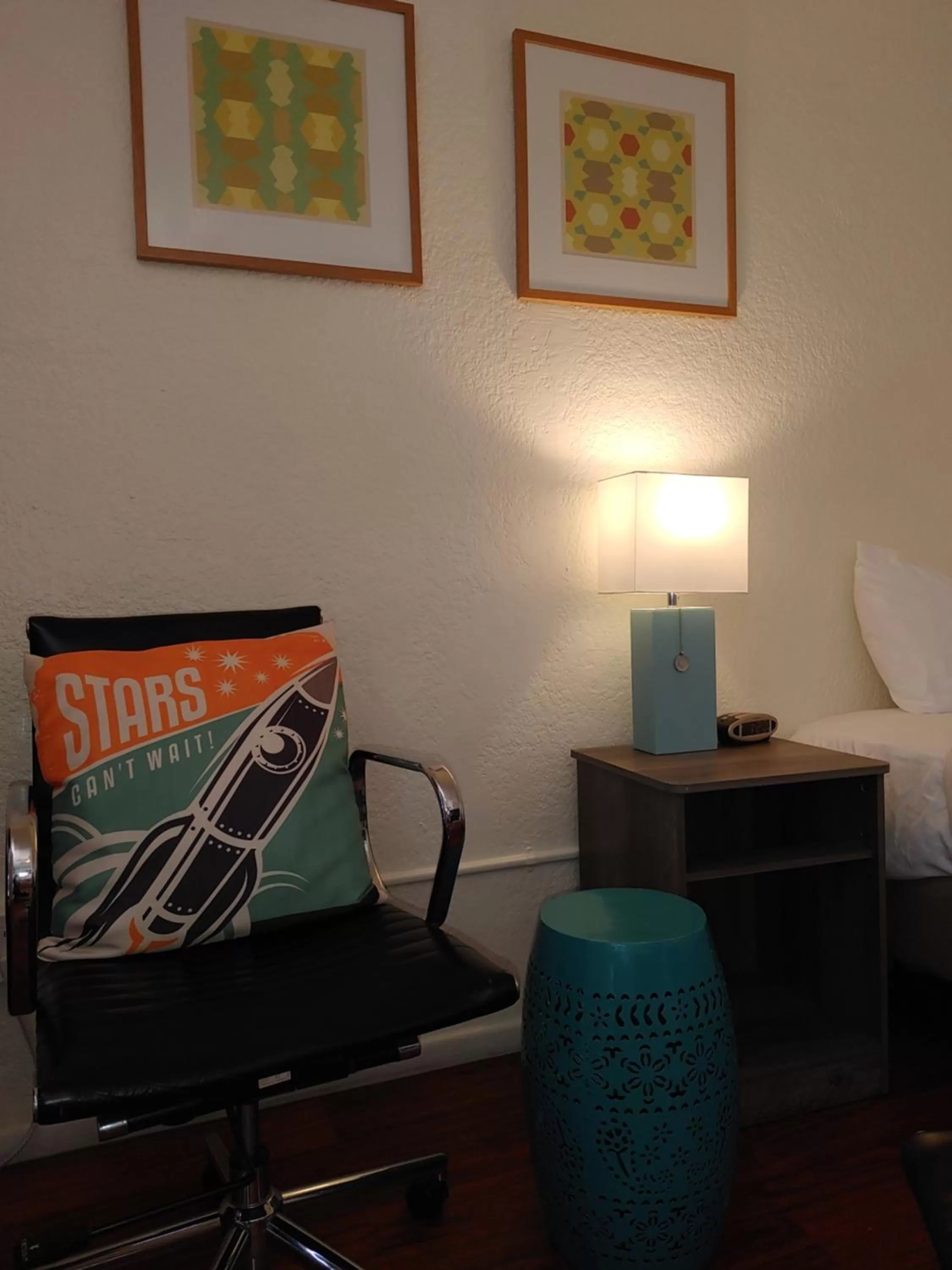 TV/Entertainment Center in Rocket Inn