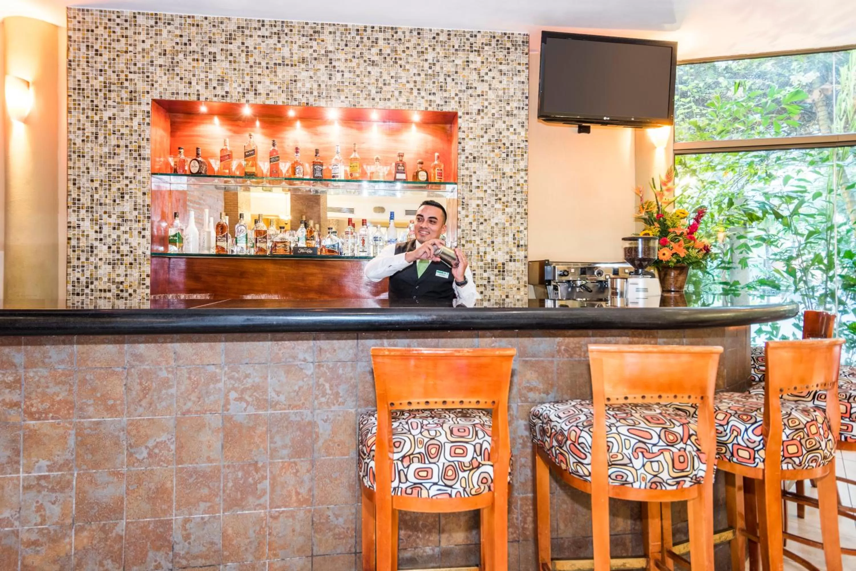 Restaurant/places to eat in Holiday Inn Convention Center by IHG