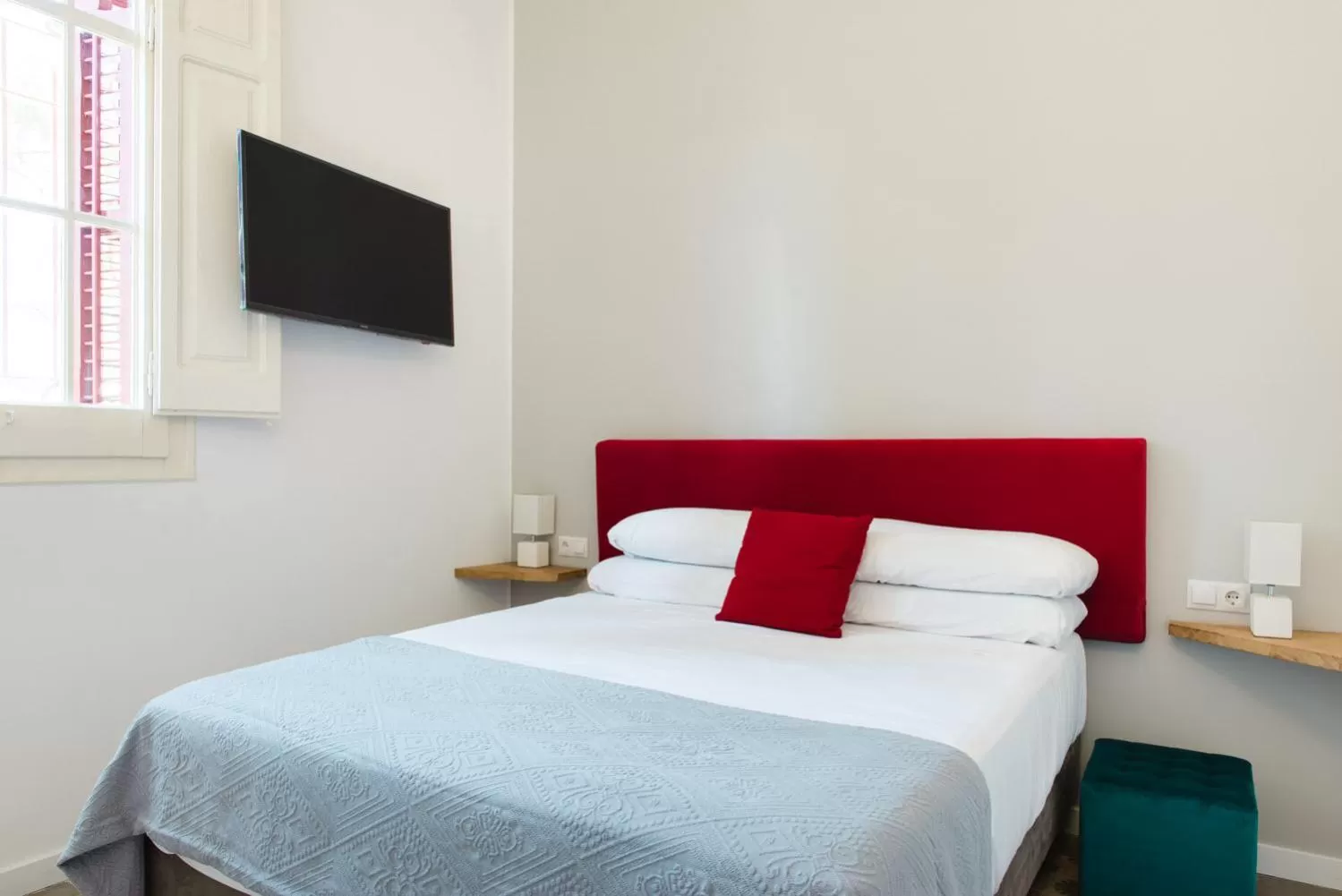 Photo of the whole room, Bed in Hotel Torre Barcelona