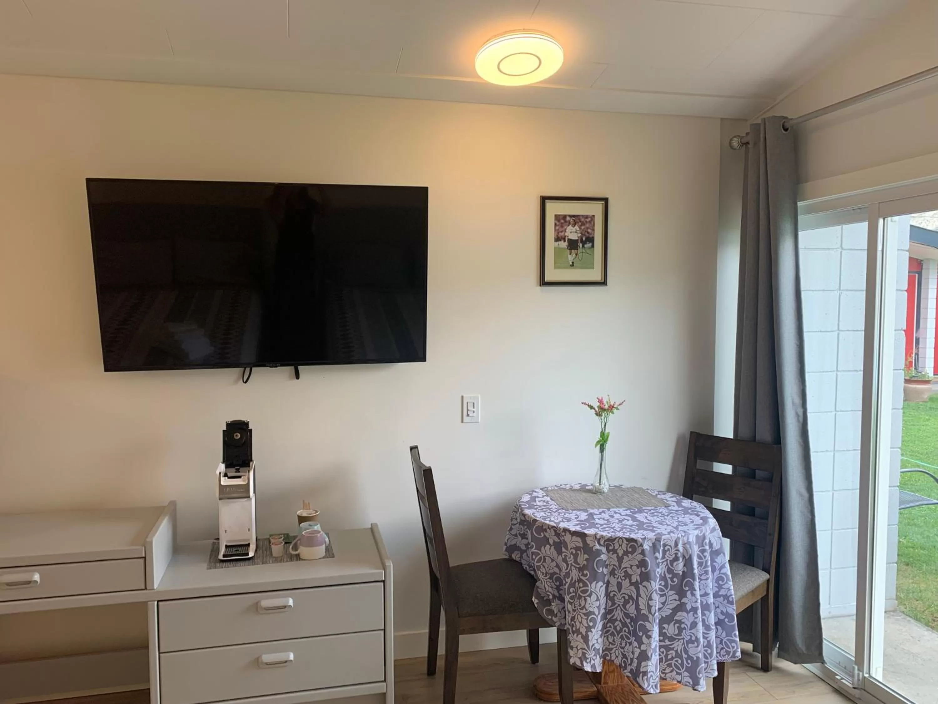 Coffee/tea facilities in Destination Inn Cache Creek