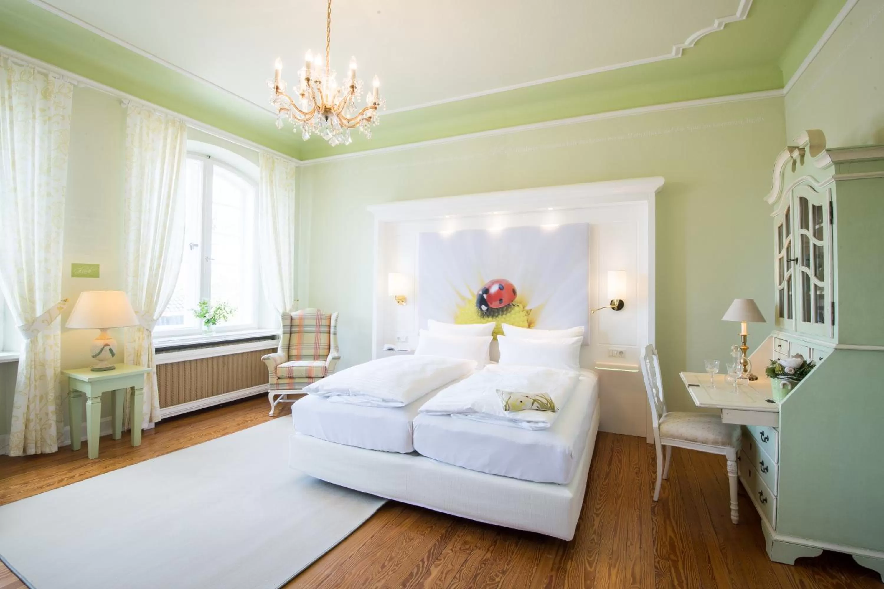 Photo of the whole room, Bed in Lübecker Krönchen