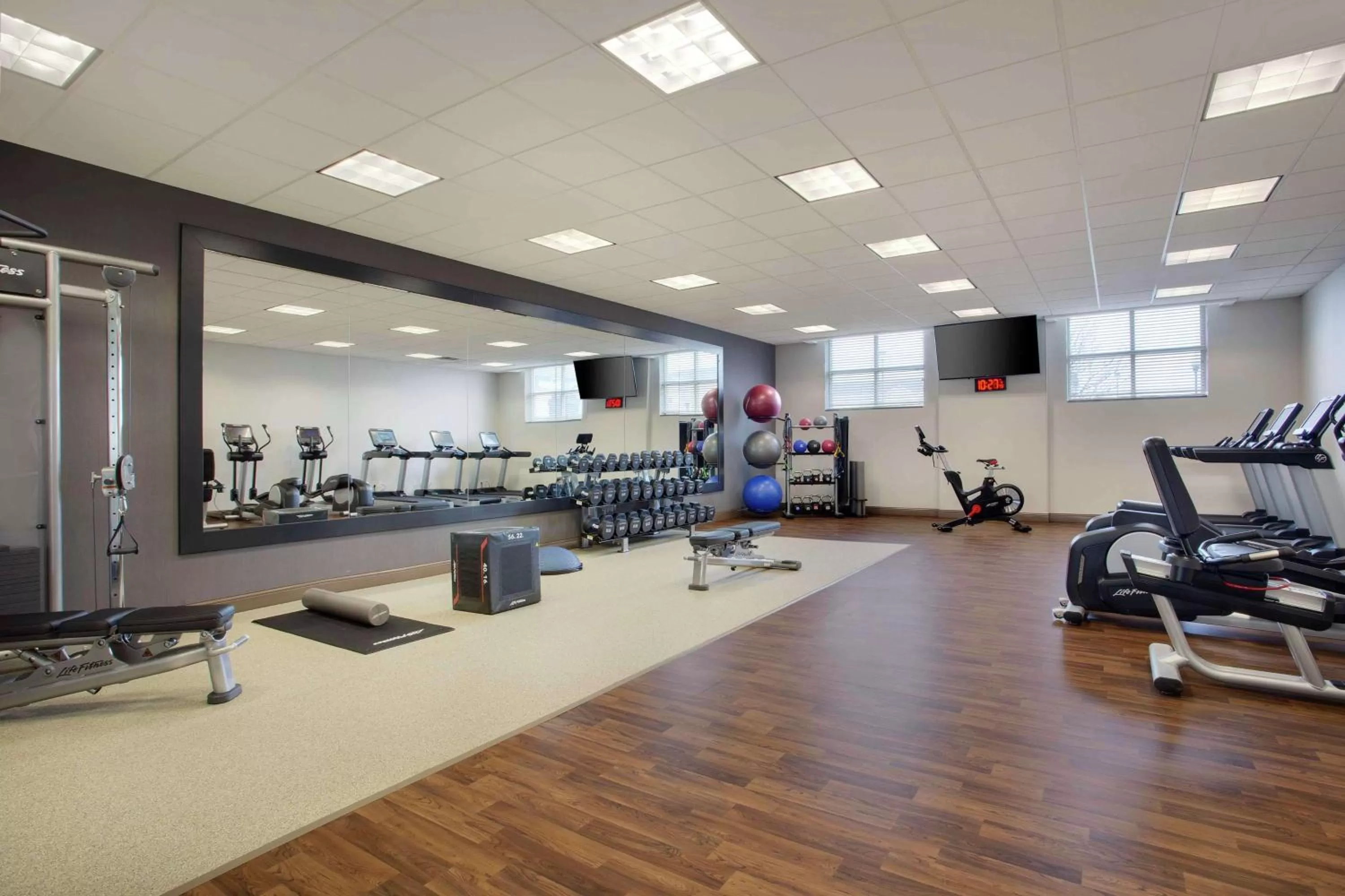 Fitness centre/facilities in DoubleTree by Hilton Chicago Midway Airport, IL