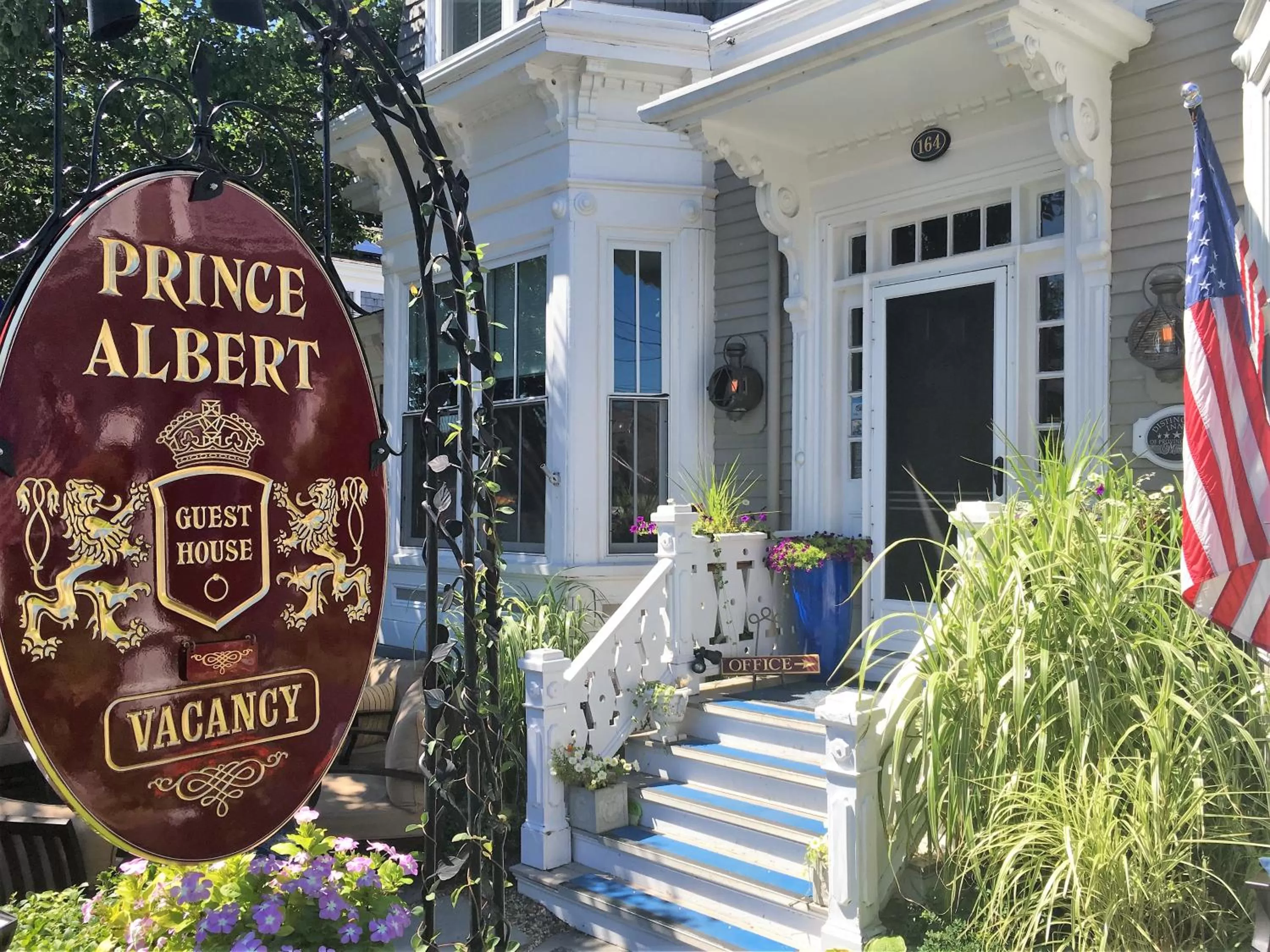 Facade/entrance, Patio/Outdoor Area in Prince Albert Guest House, Provincetown