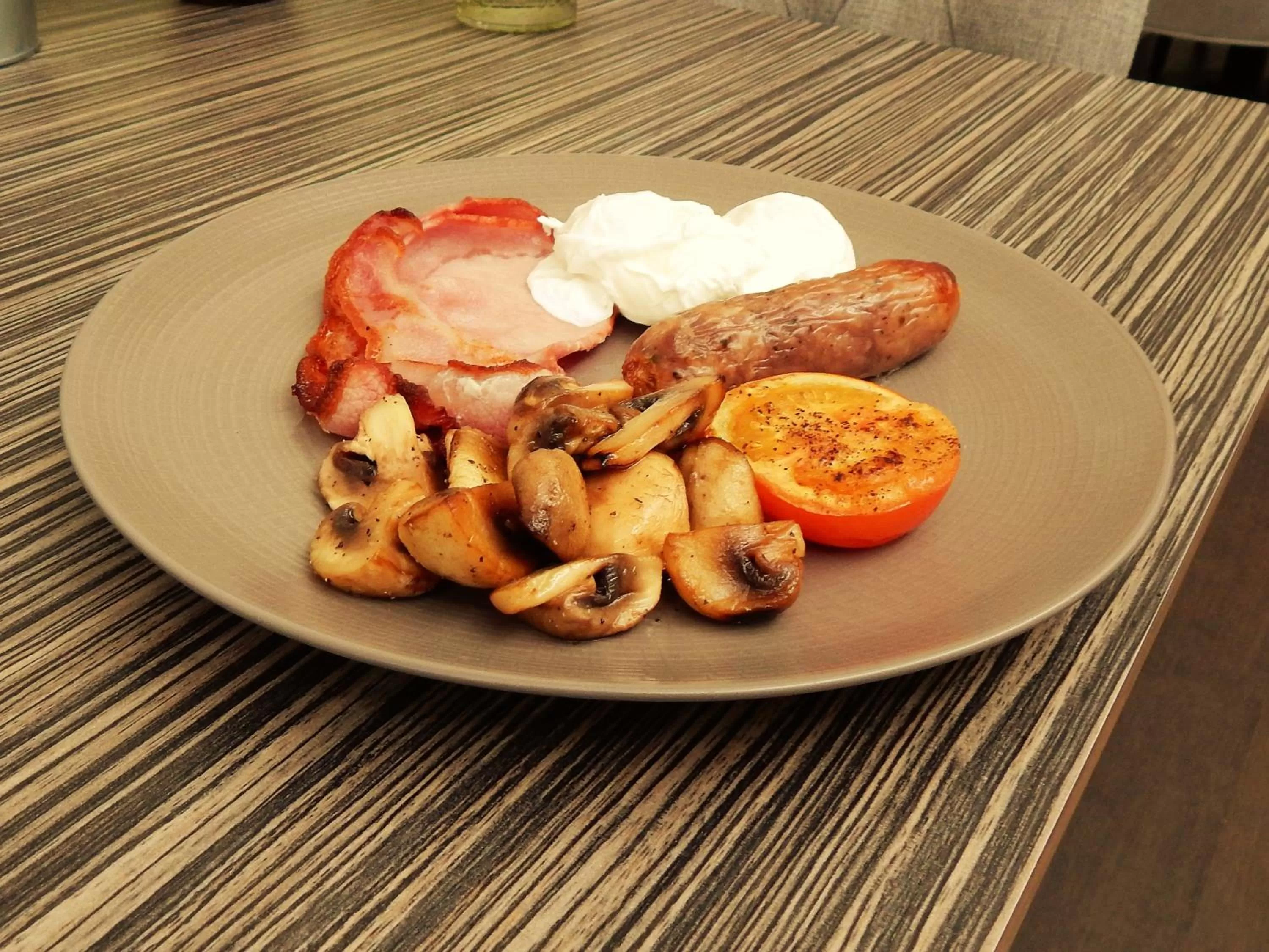 English/Irish breakfast in The Highworth Hotel