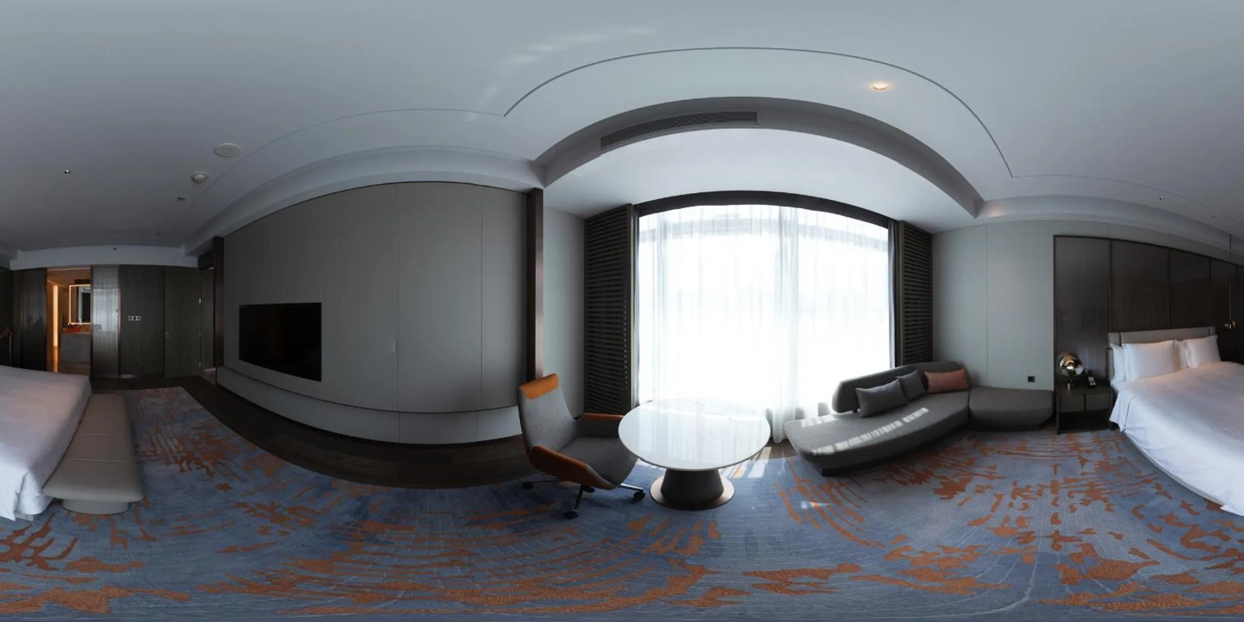 Property building, Bed in Crowne Plaza Qingdao Jinshui by IHG