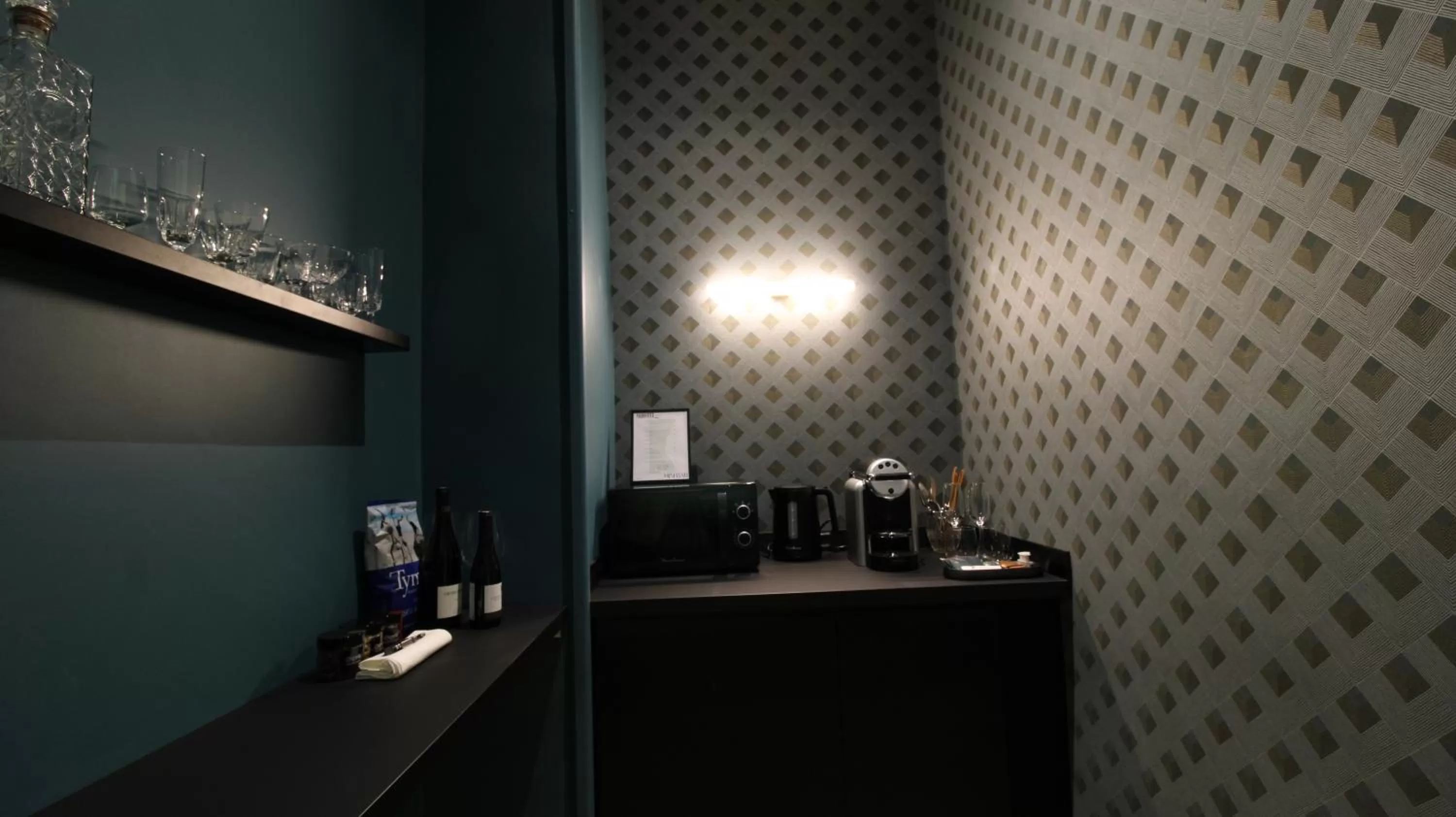 Coffee/tea facilities in MiHotel Bellecour