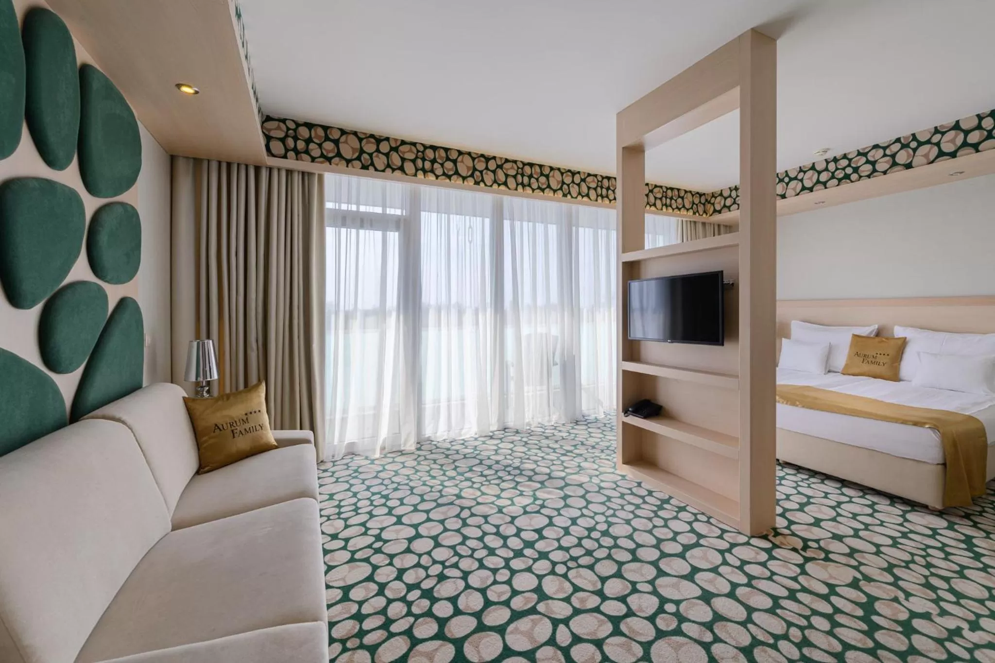 Photo of the whole room, Bed in Hotel Aurum Family "A"