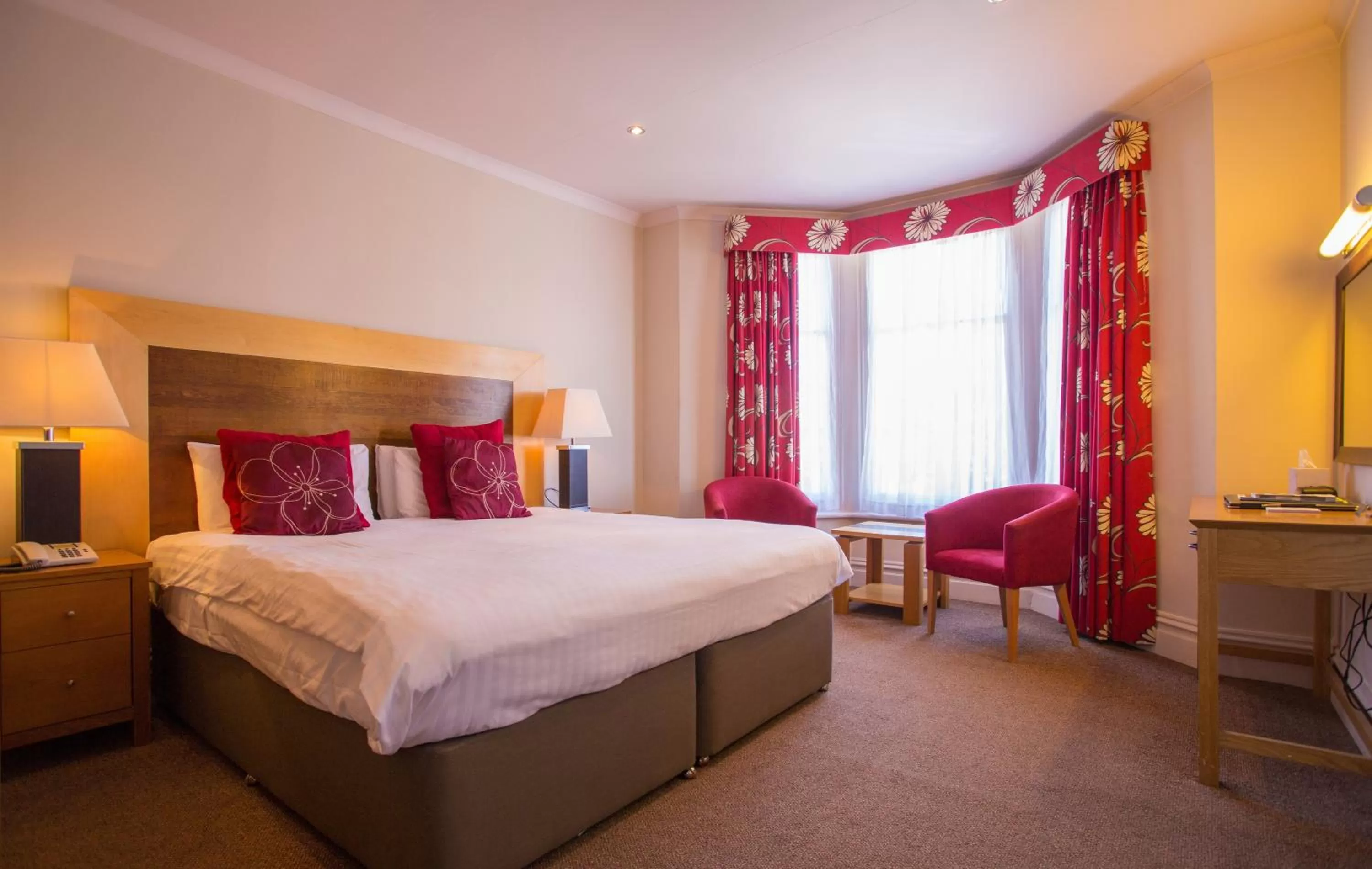 Photo of the whole room, Bed in Best Western Brook Hotel