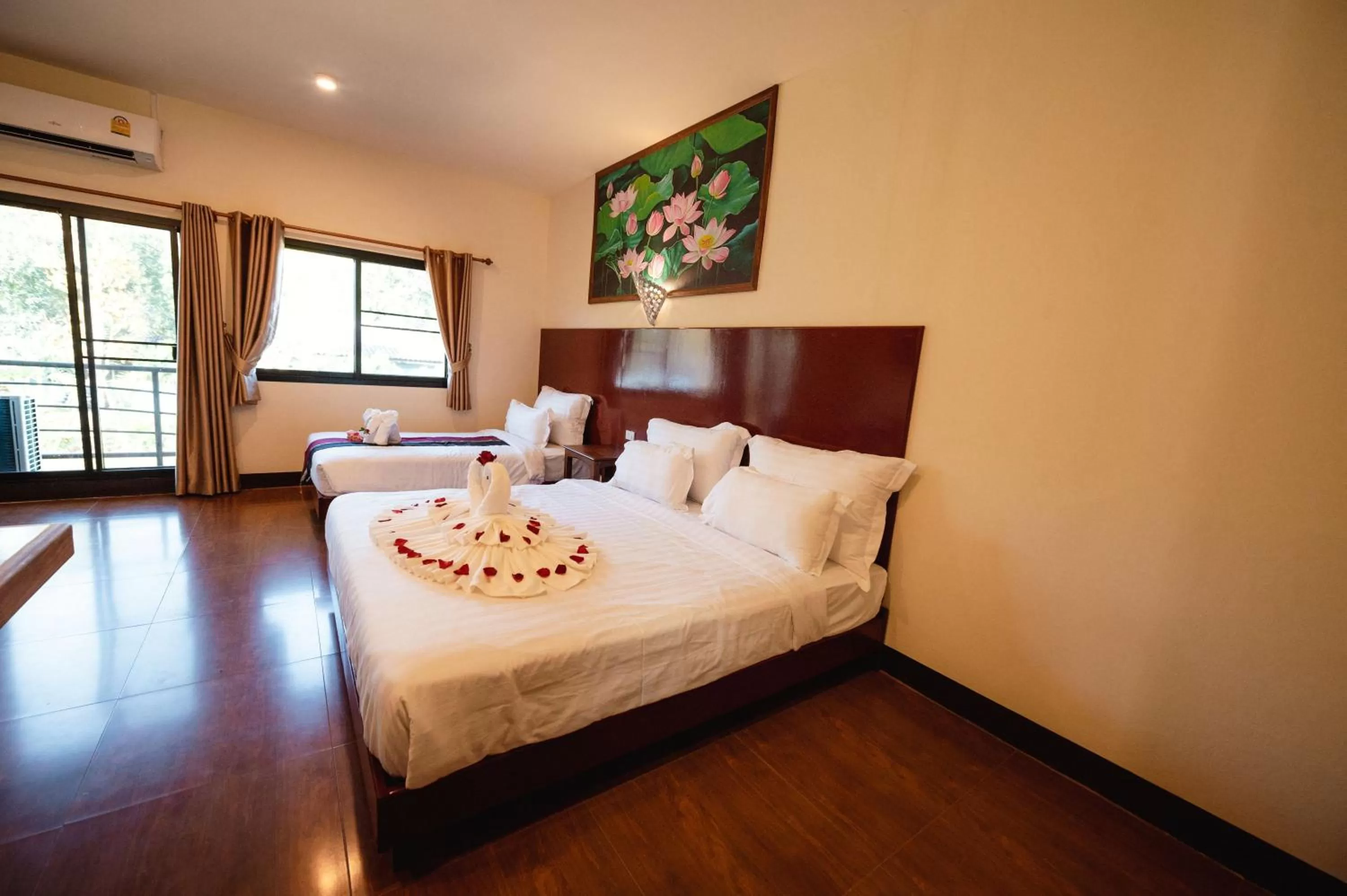 Photo of the whole room, Bed in Sasidara Resort Nan