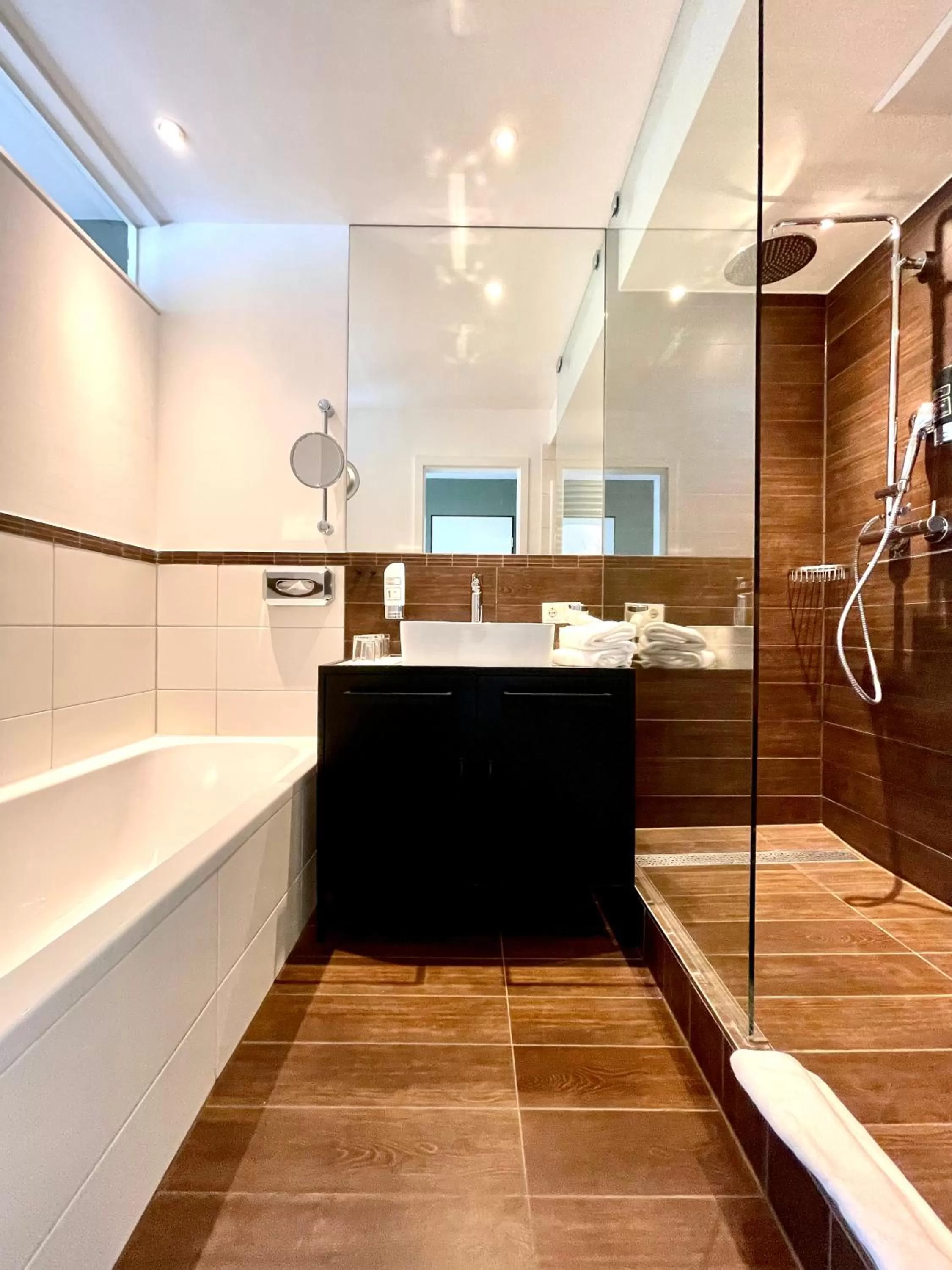 Bathroom in zeitwohnhaus SUITE-HOTEL & SERVICED APARTMENTS