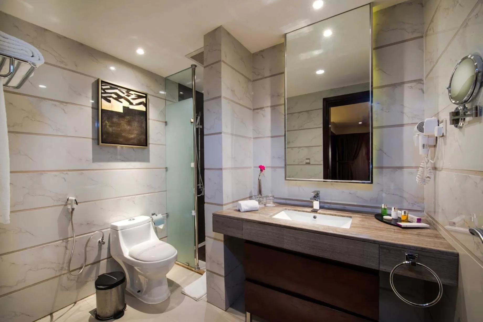 Shower in Boudl Al Tahlia