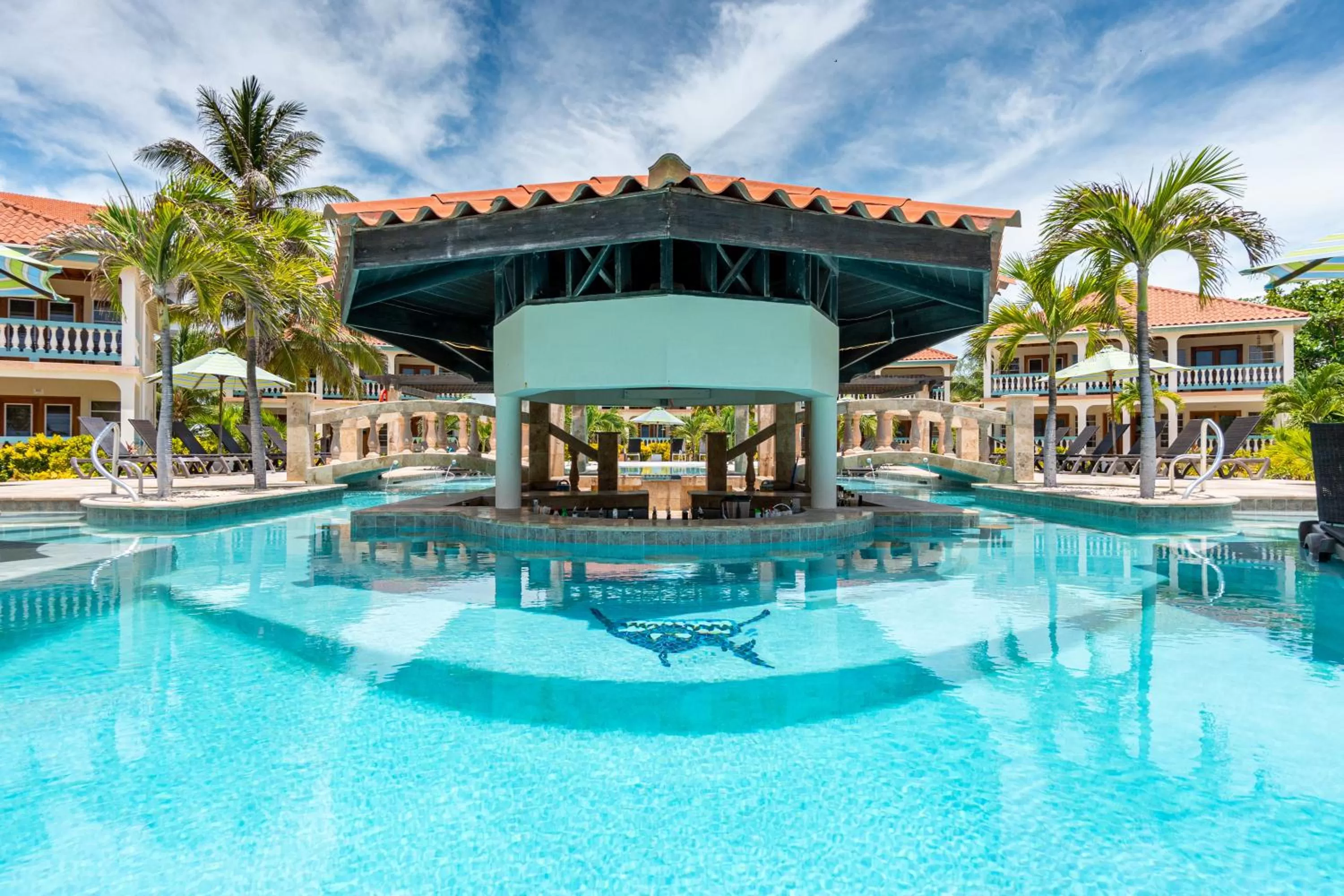 Lounge or bar in Belizean Shores Resort