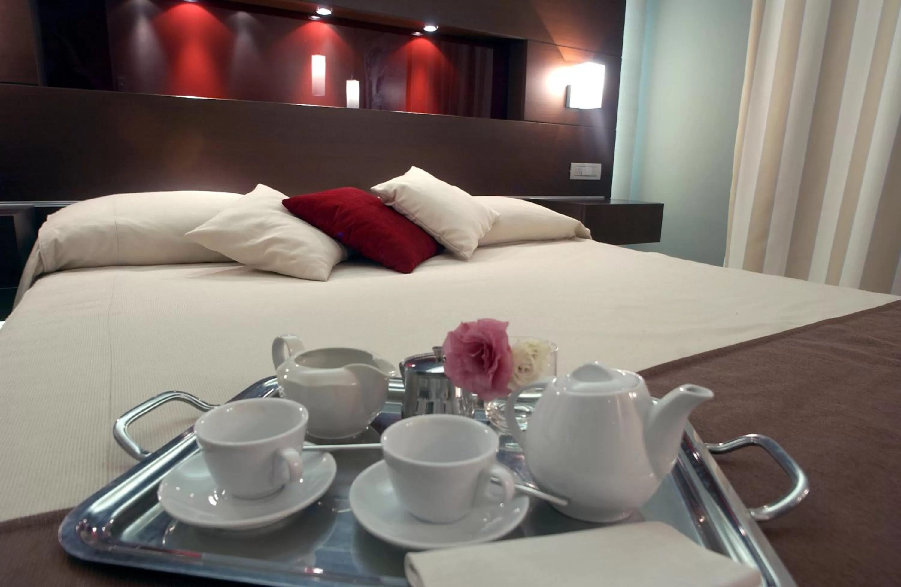 Bed in Inverigo Hotel