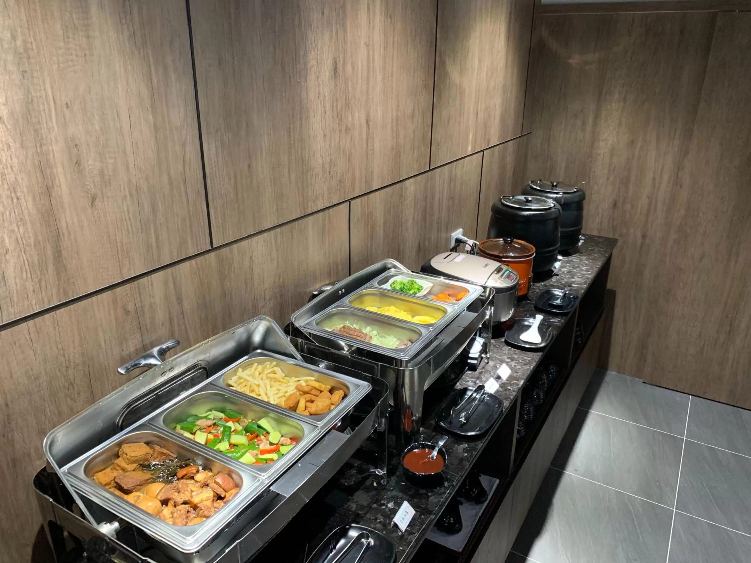 Breakfast in AURORA MOTEL