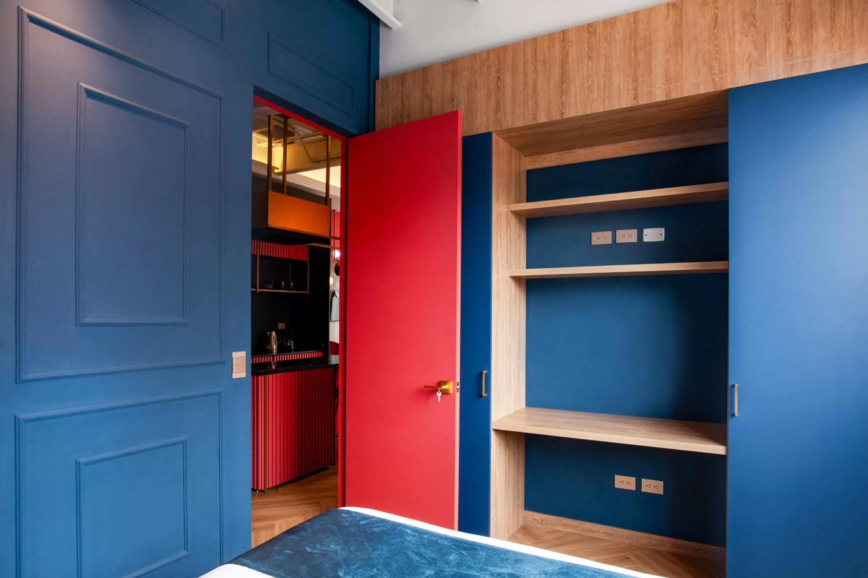 wardrobe in Hemma Bogotá Country Luxury Suites Hotel